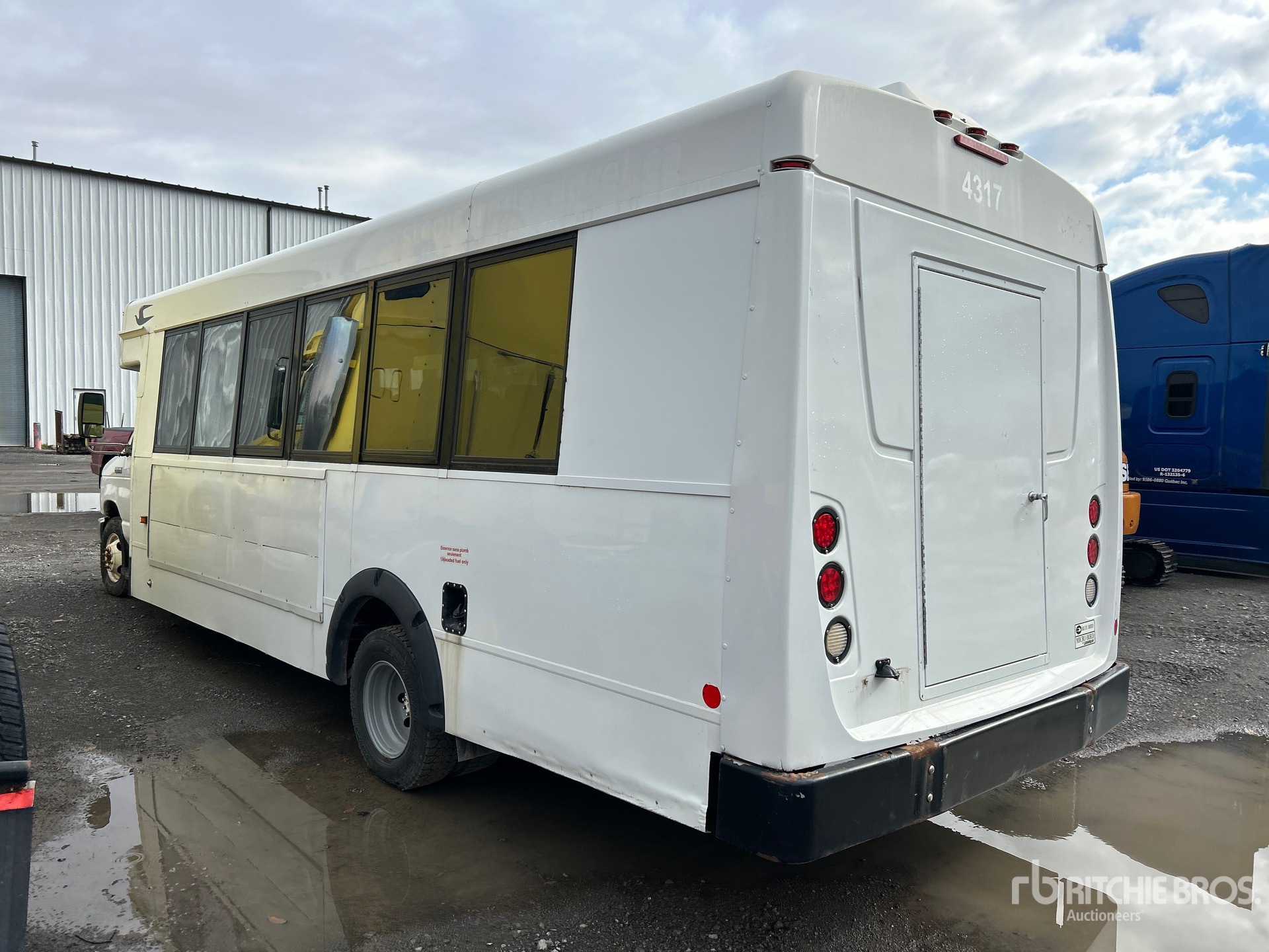 General Appearance with Picture, Left Rear Corner