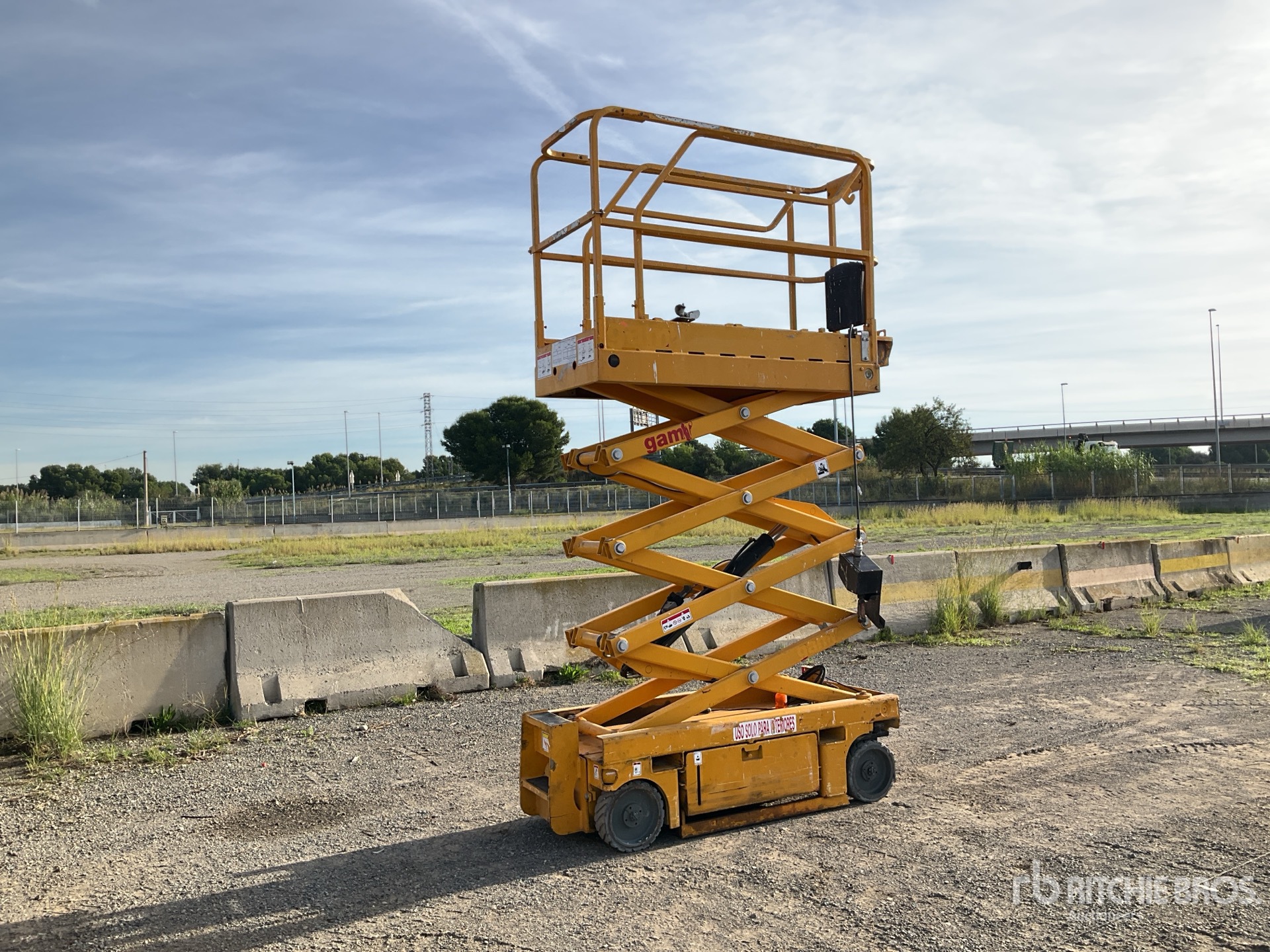 General Appearance with Featured Photo