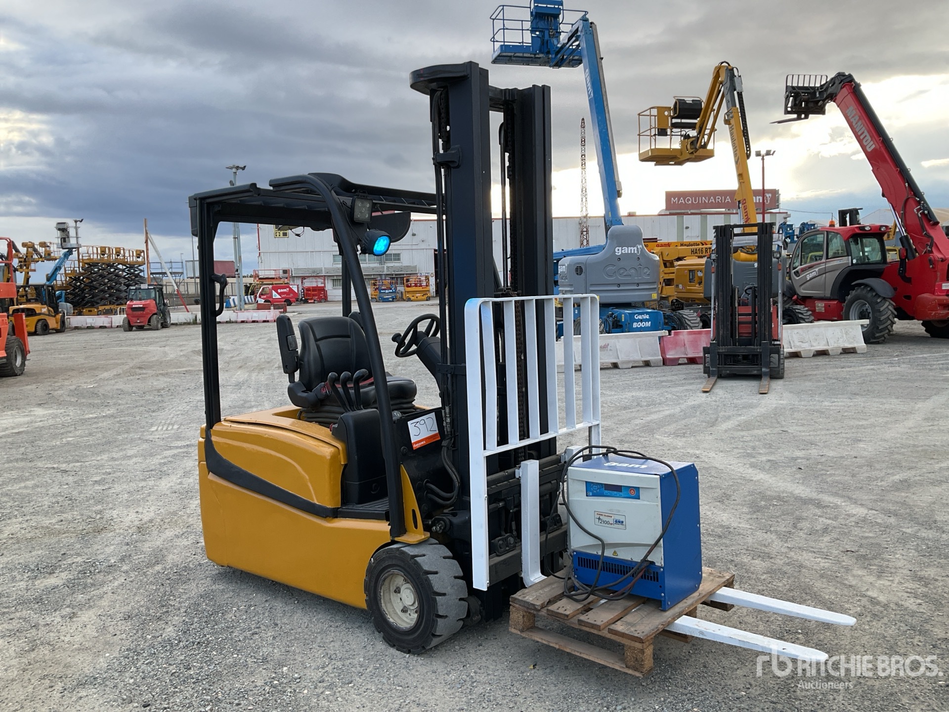 General Appearance with Picture, Right Front Corner