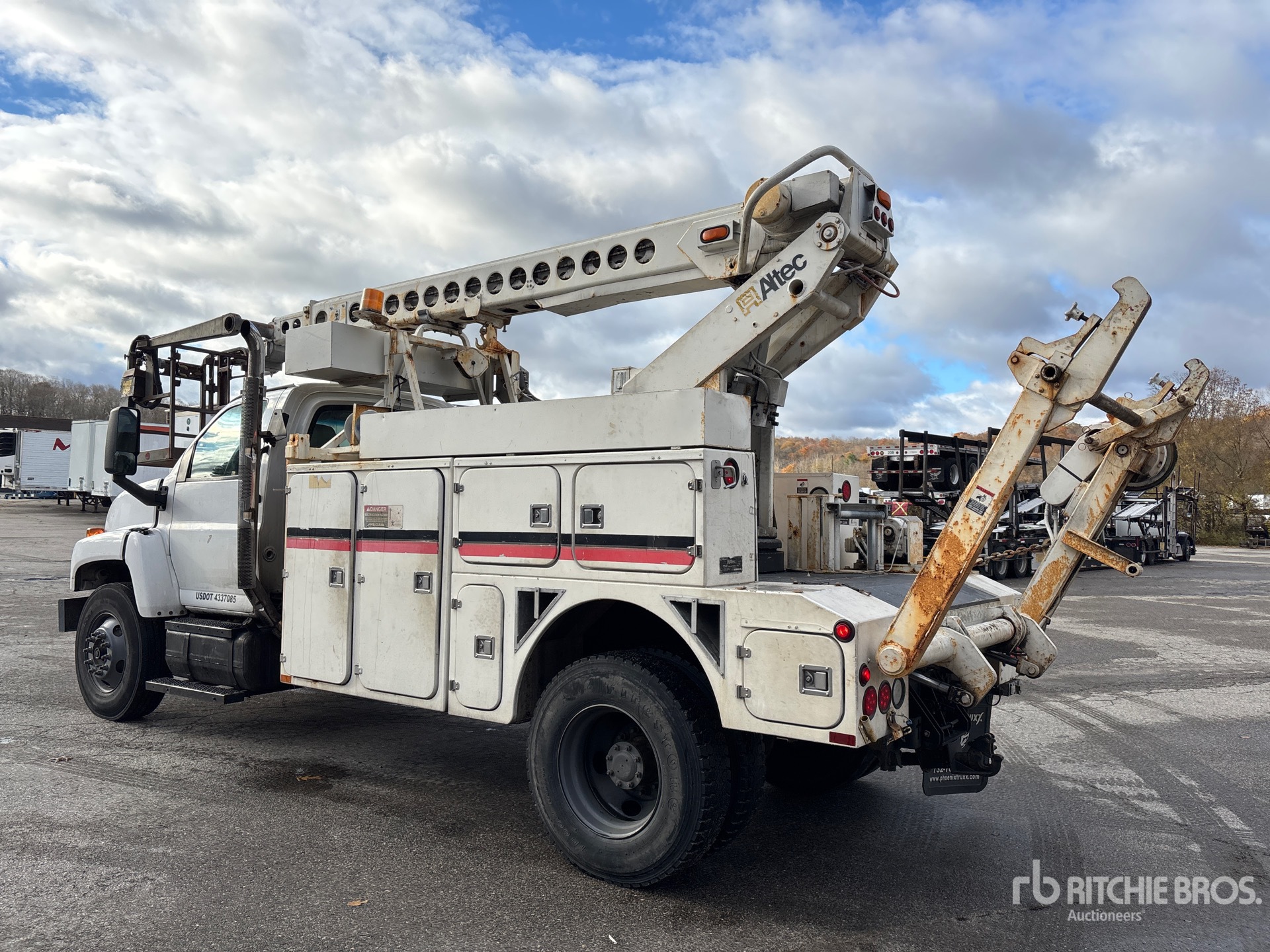 General Appearance with Picture, Left Rear Corner