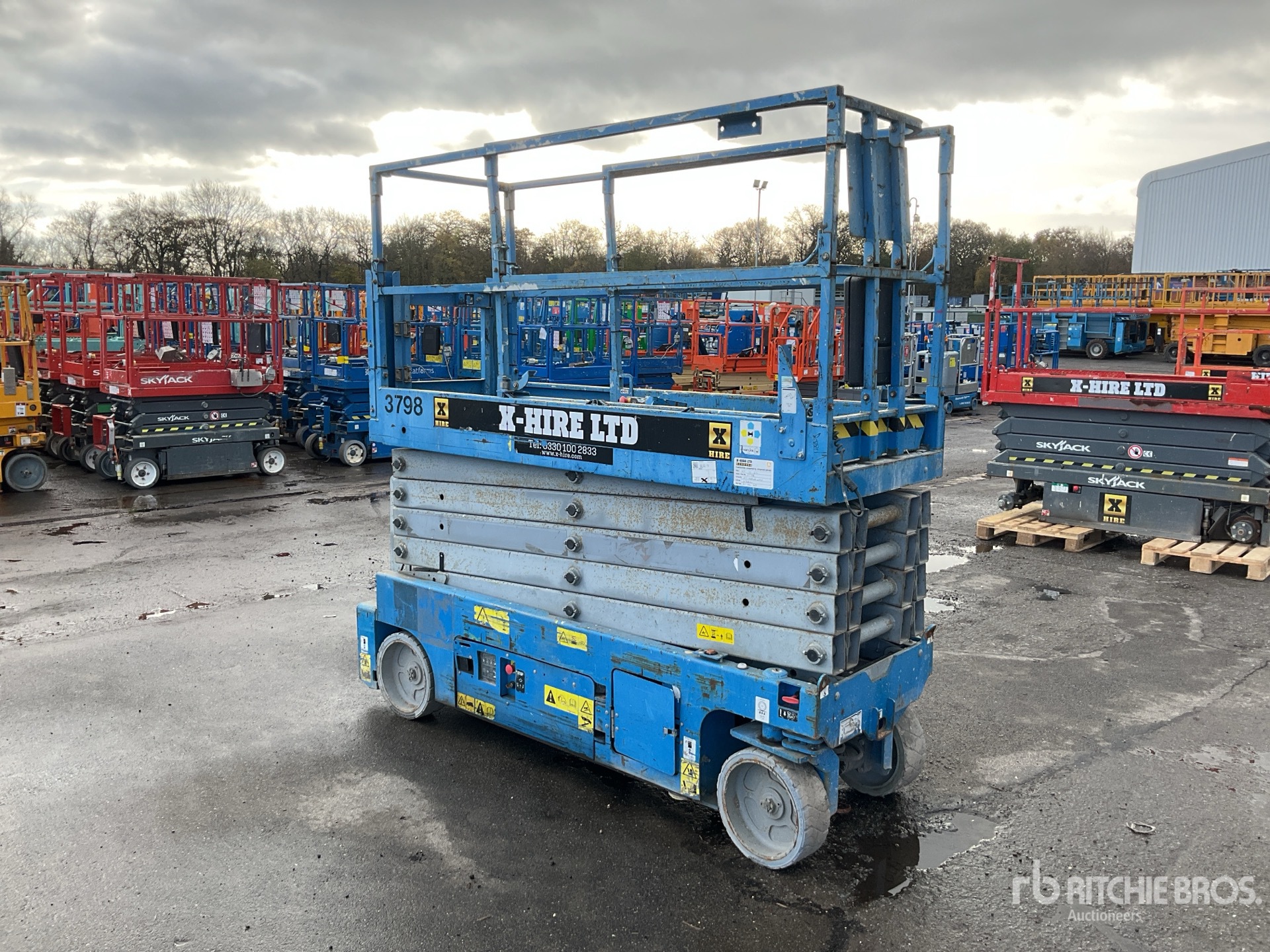 General Appearance with Picture, Right Front Corner