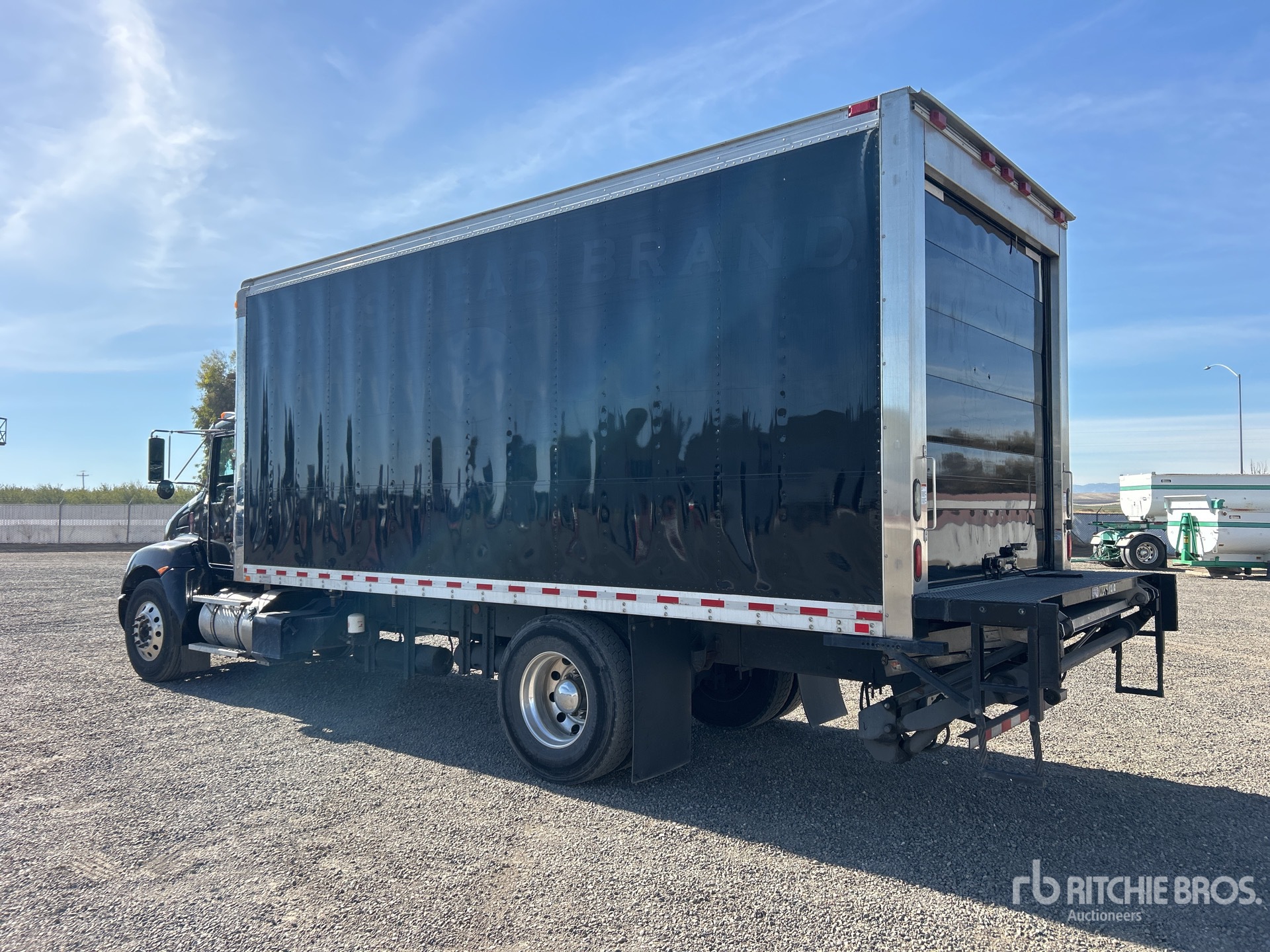 Aspect général with Image, coin arrière gauche