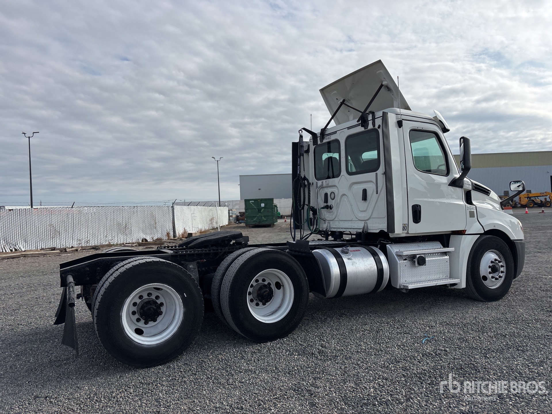 General Appearance with Image, coin arrière droit