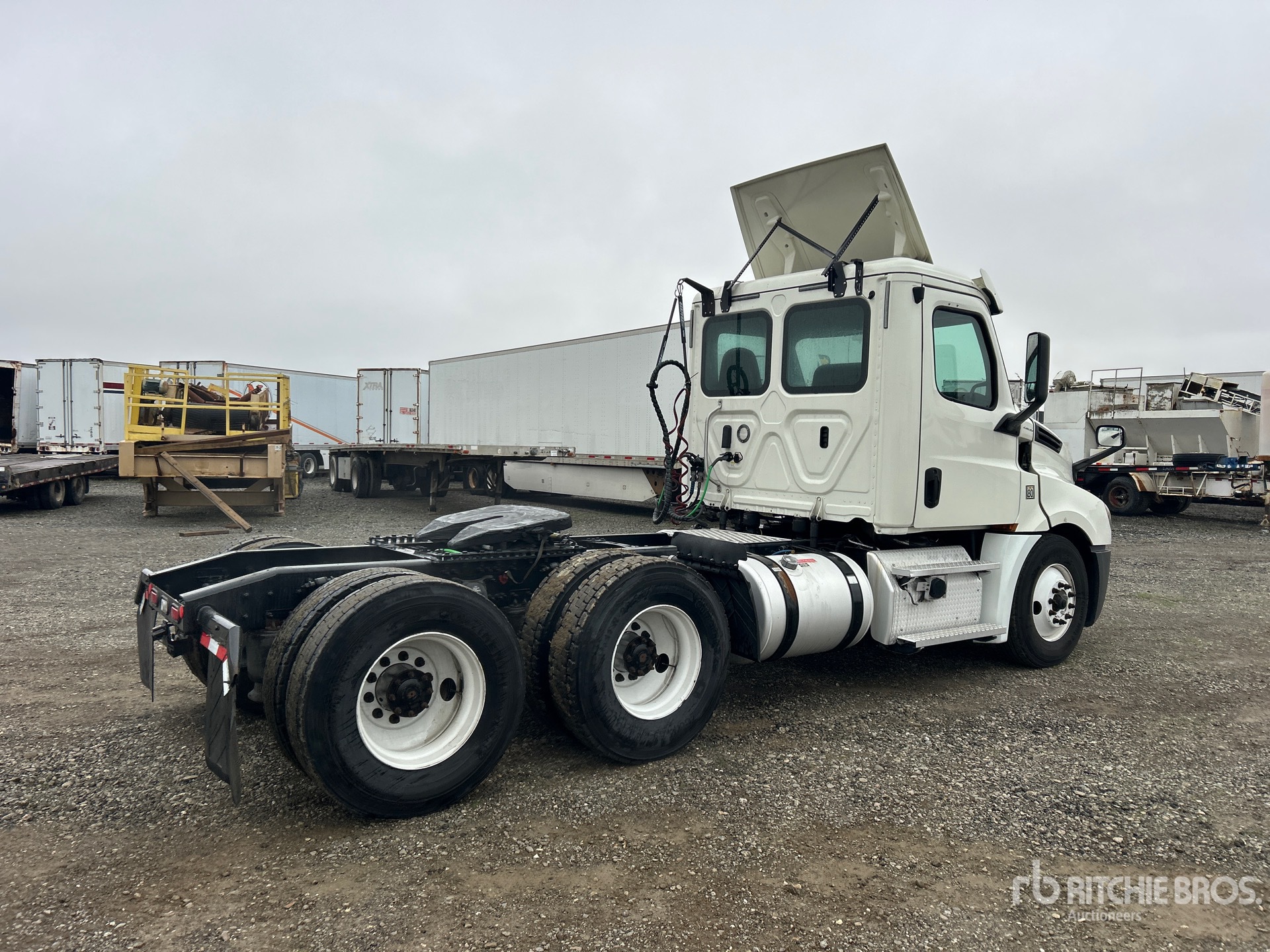 General Appearance with Imagen: esquina trasera derecha