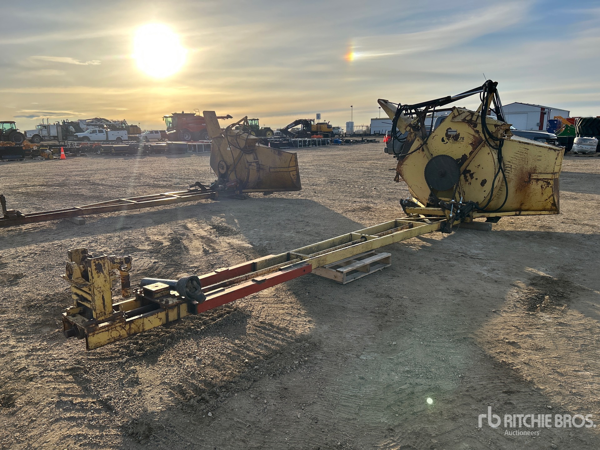 Aspect général with Image, coin arrière droit