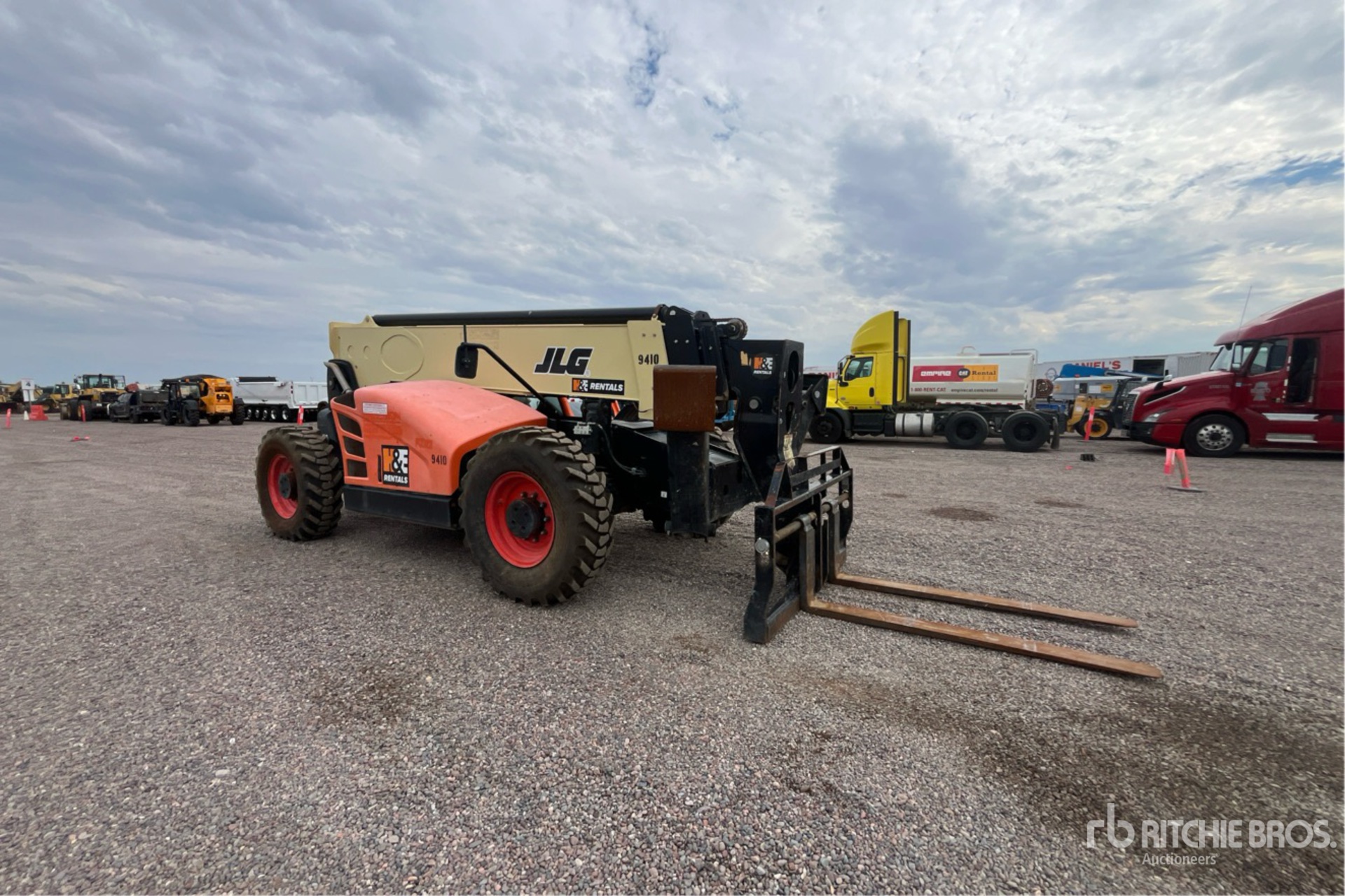 General Appearance with Picture, Right Front Corner