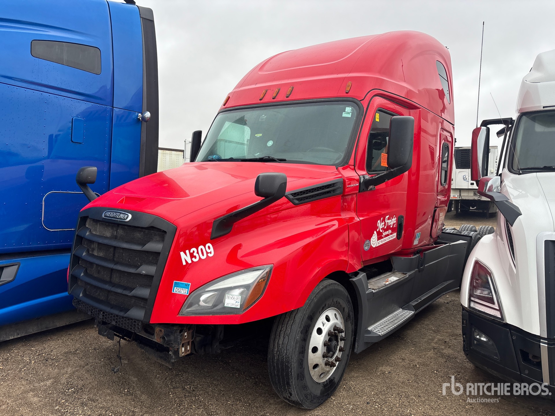 General Appearance with Foto, angolo anteriore sinistro