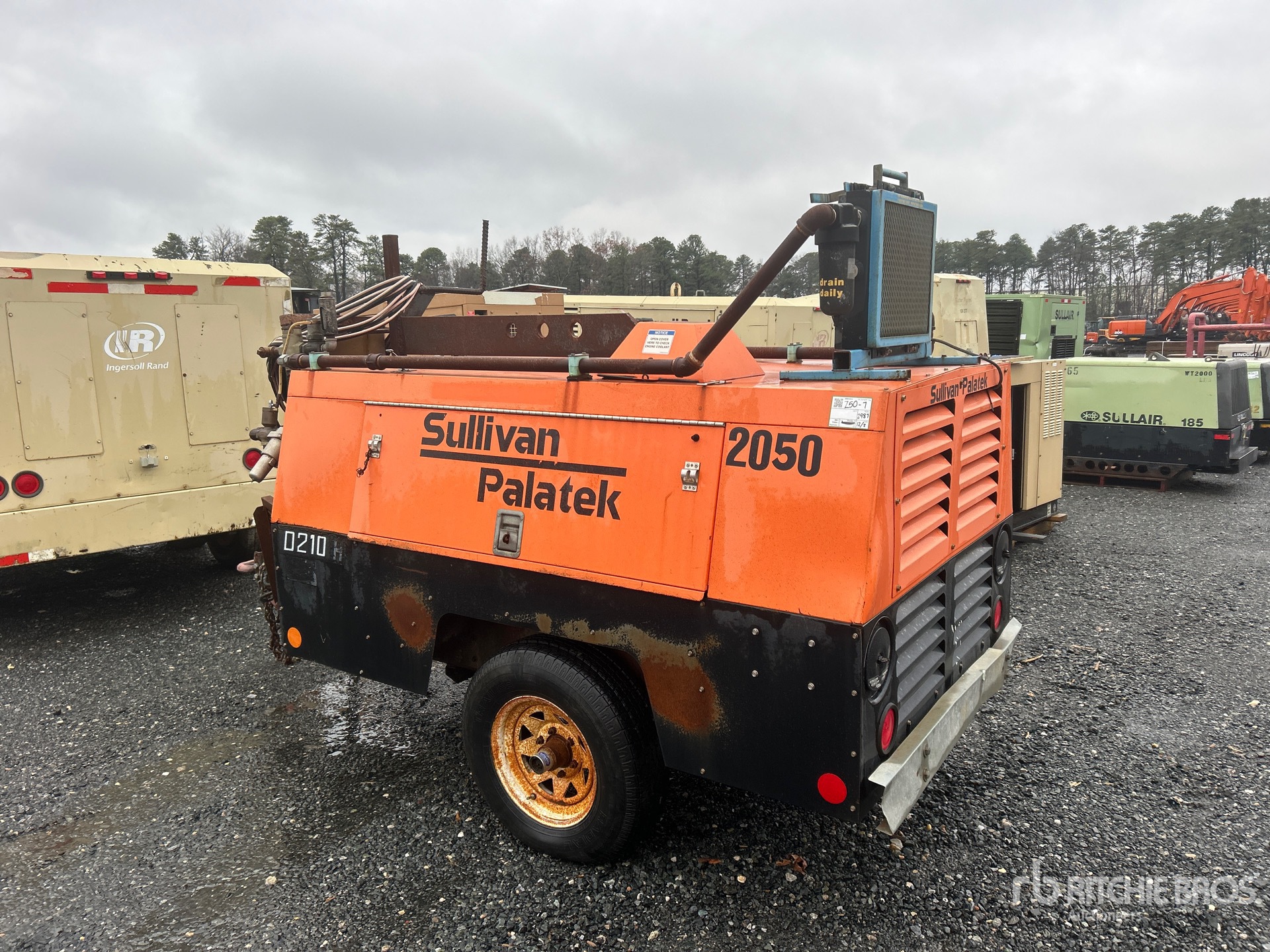 General Appearance with Bild, Ecke hinten links