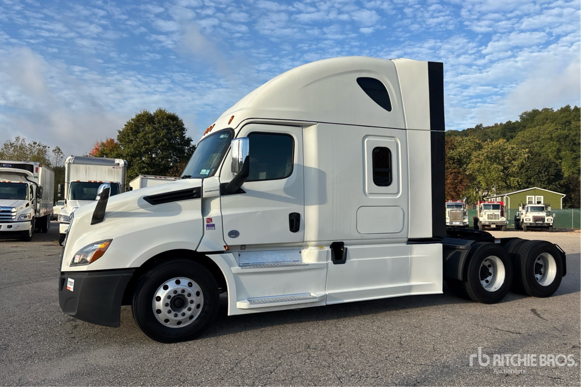 General Appearance with Picture, Left Front Corner