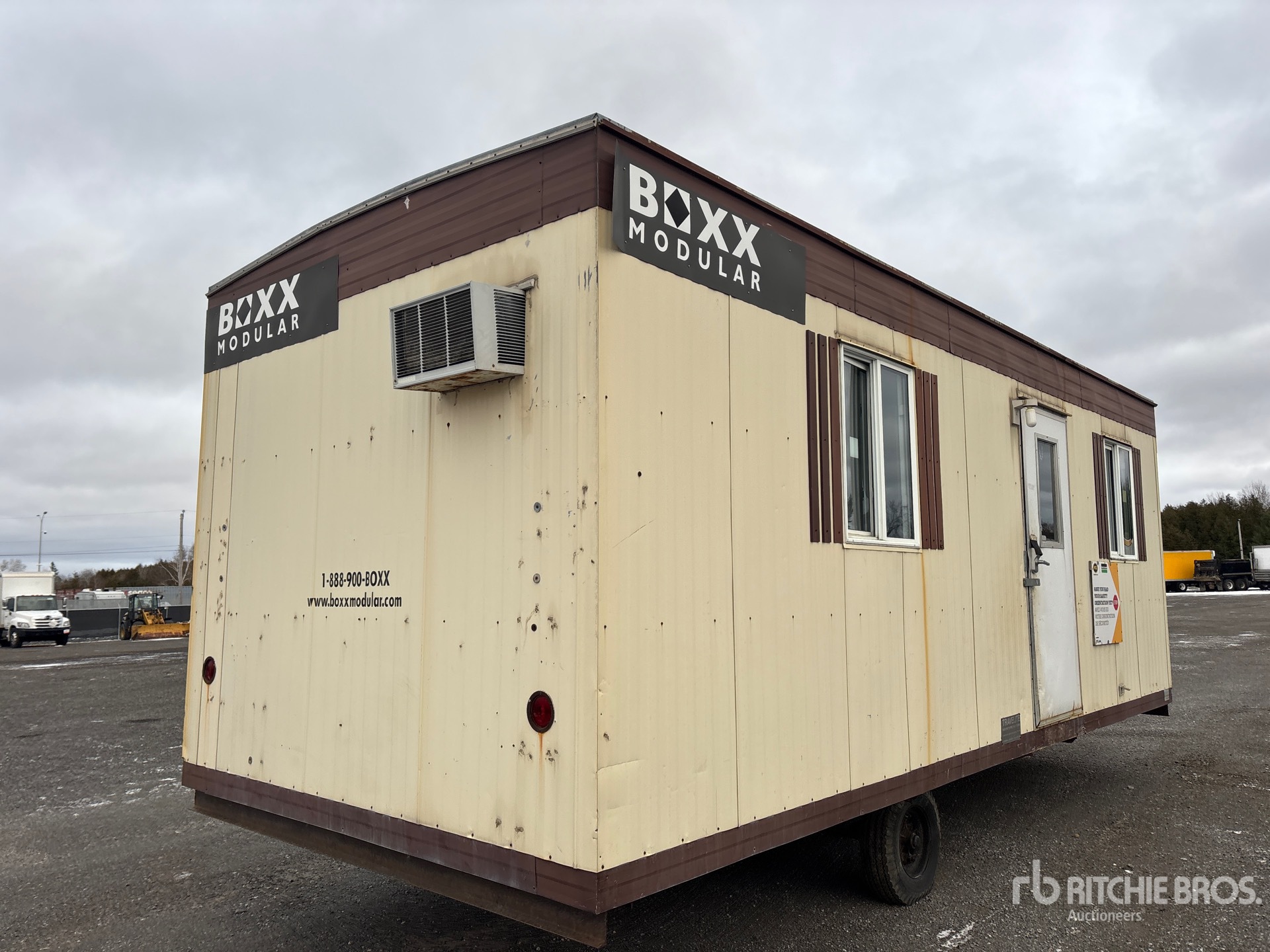 General Appearance with Picture, Right Rear Corner