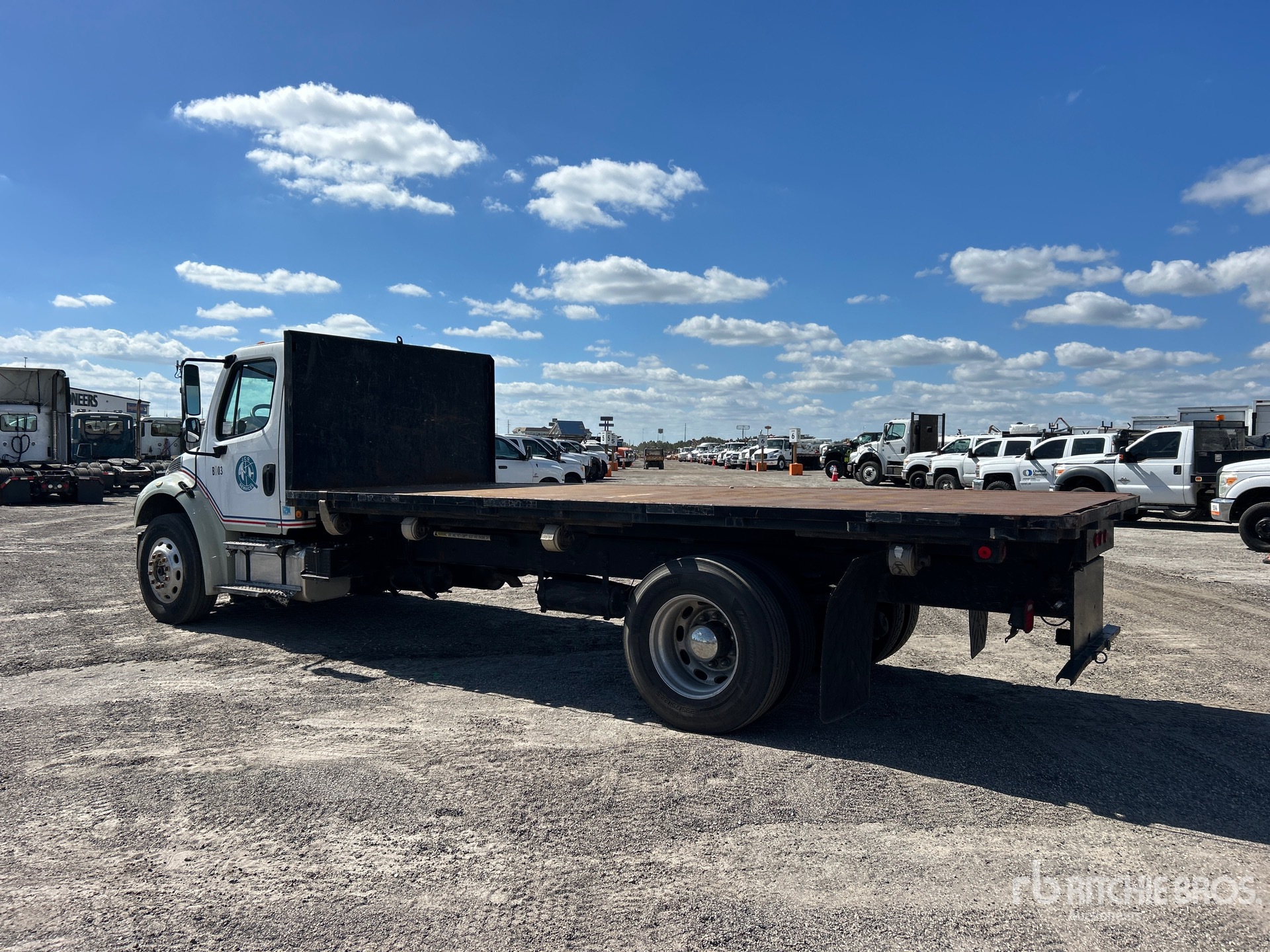 General Appearance with Bild, Ecke hinten links