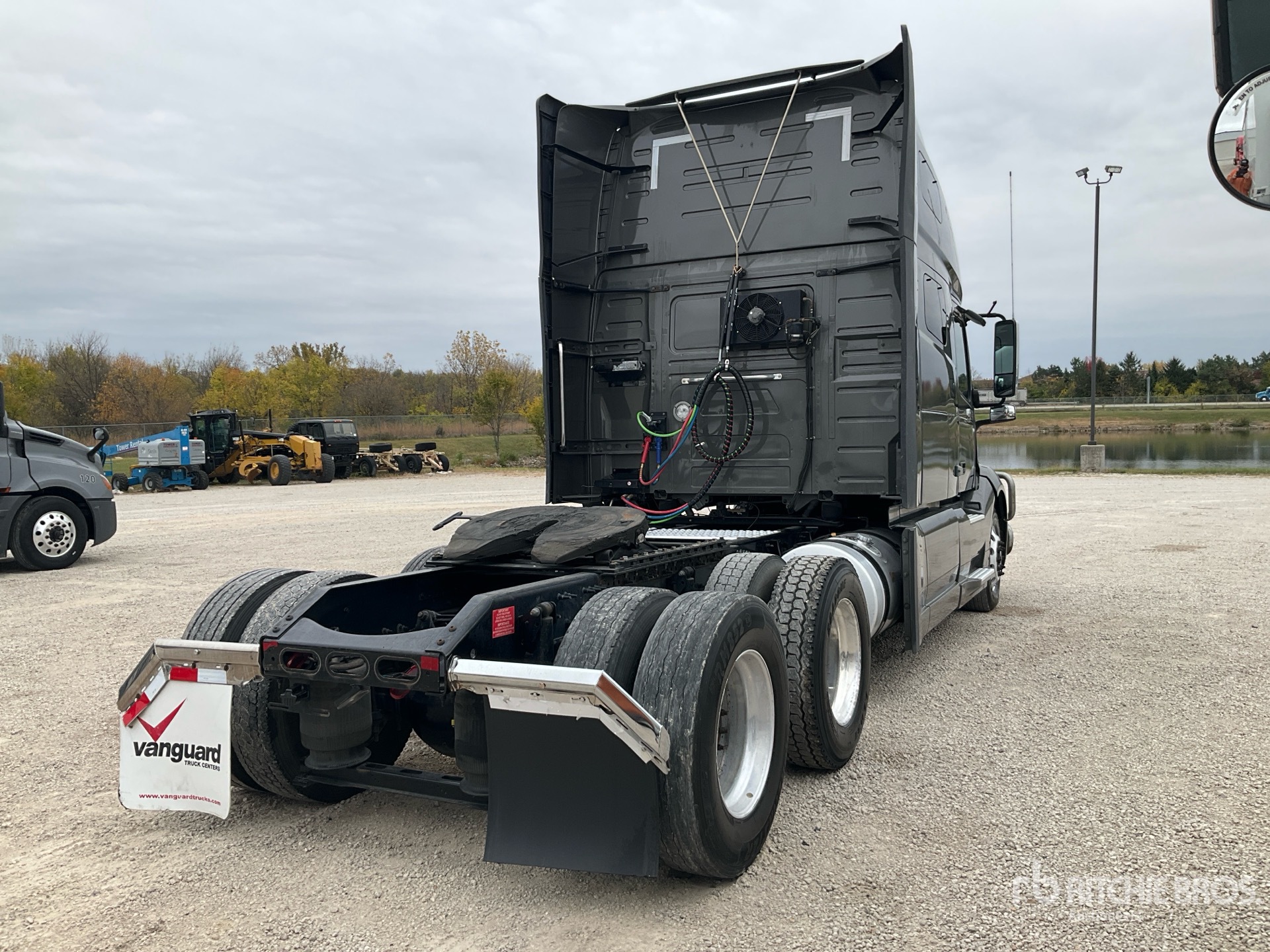 General Appearance with Bild, Ecke hinten rechts