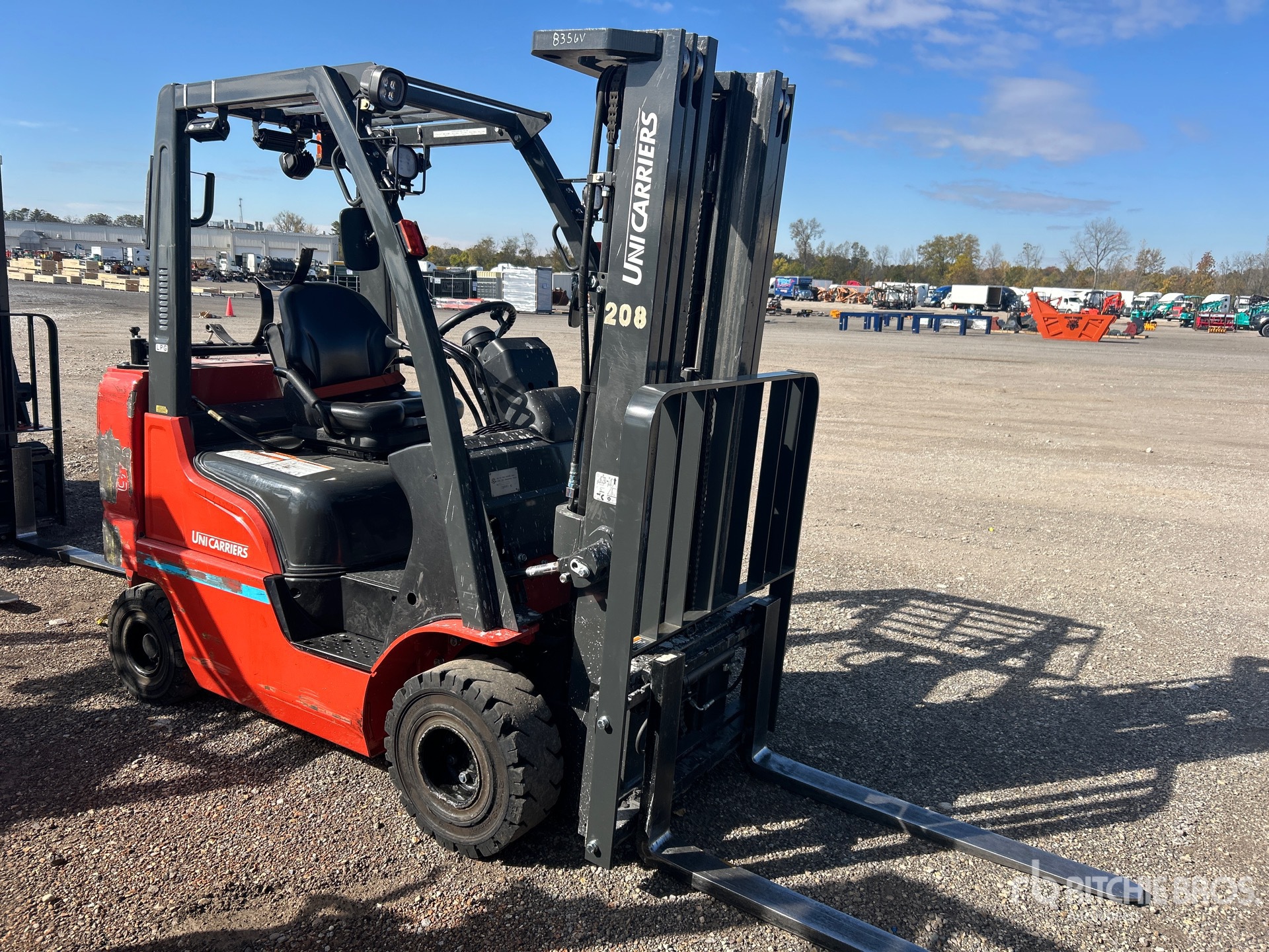 Aspect général with Image, coin avant droit