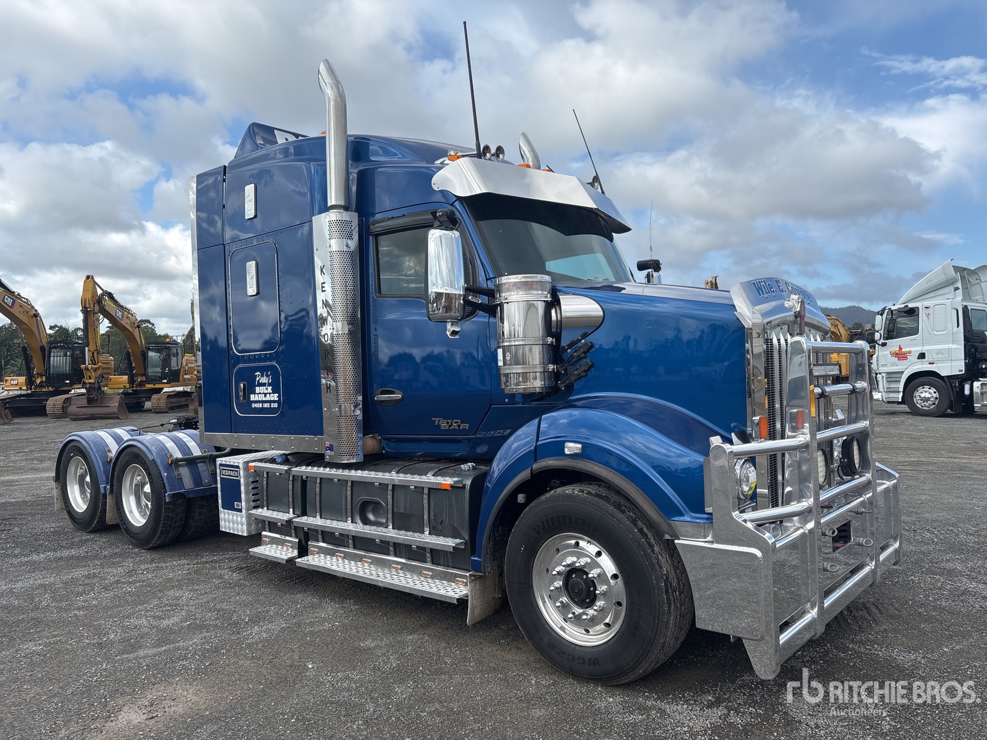 General Appearance with Picture, Left Front Corner