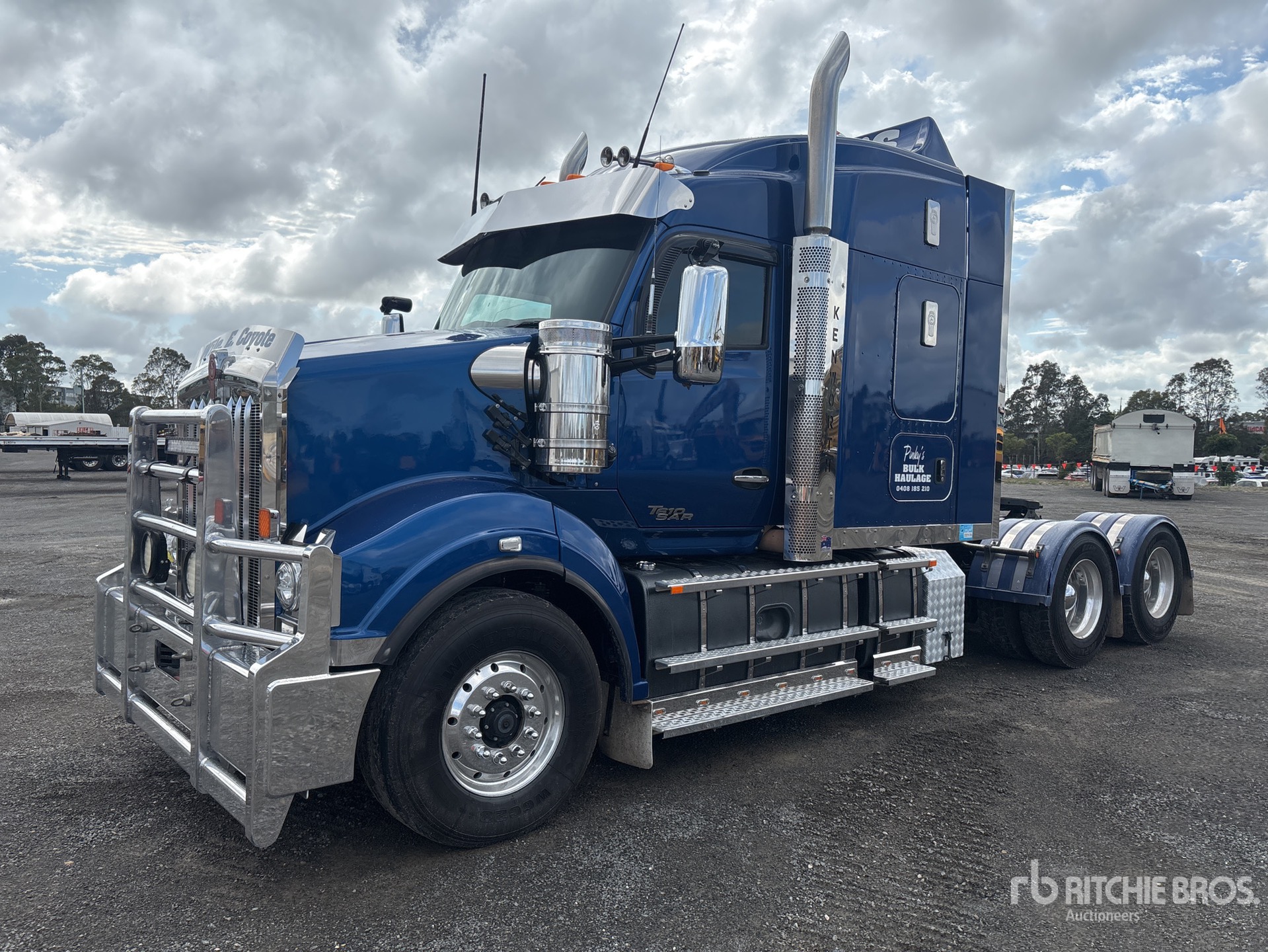 General Appearance with Picture, Right Front Corner