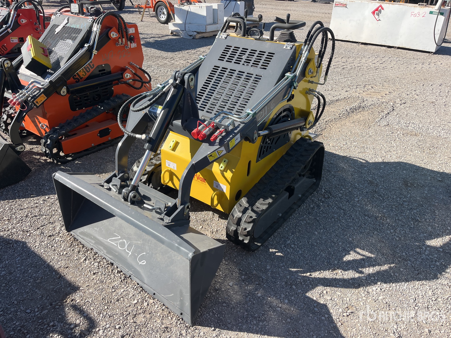 General Appearance with Bild, Ecke vorne links