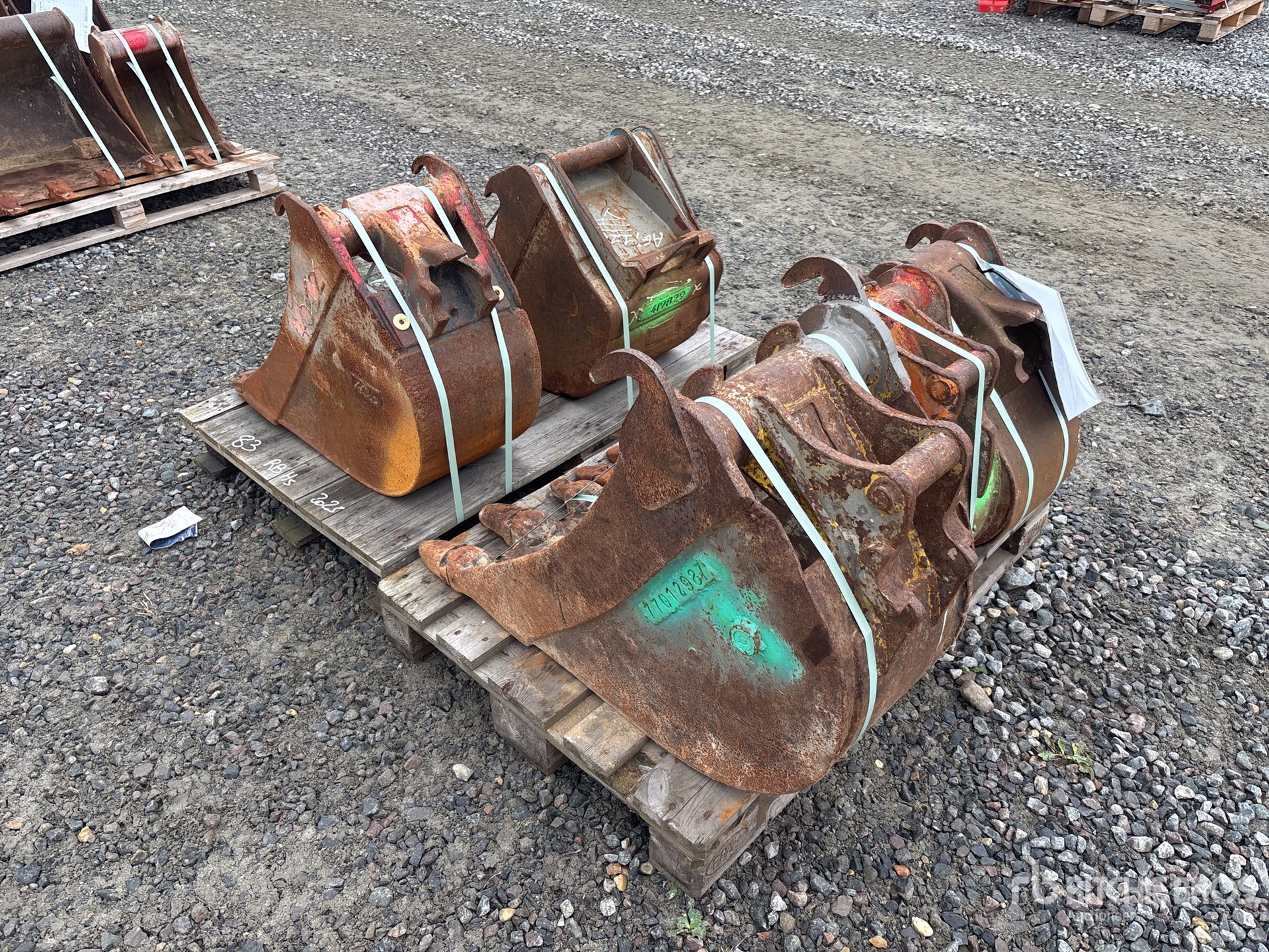 General Appearance with Foto, angolo posteriore sinistro