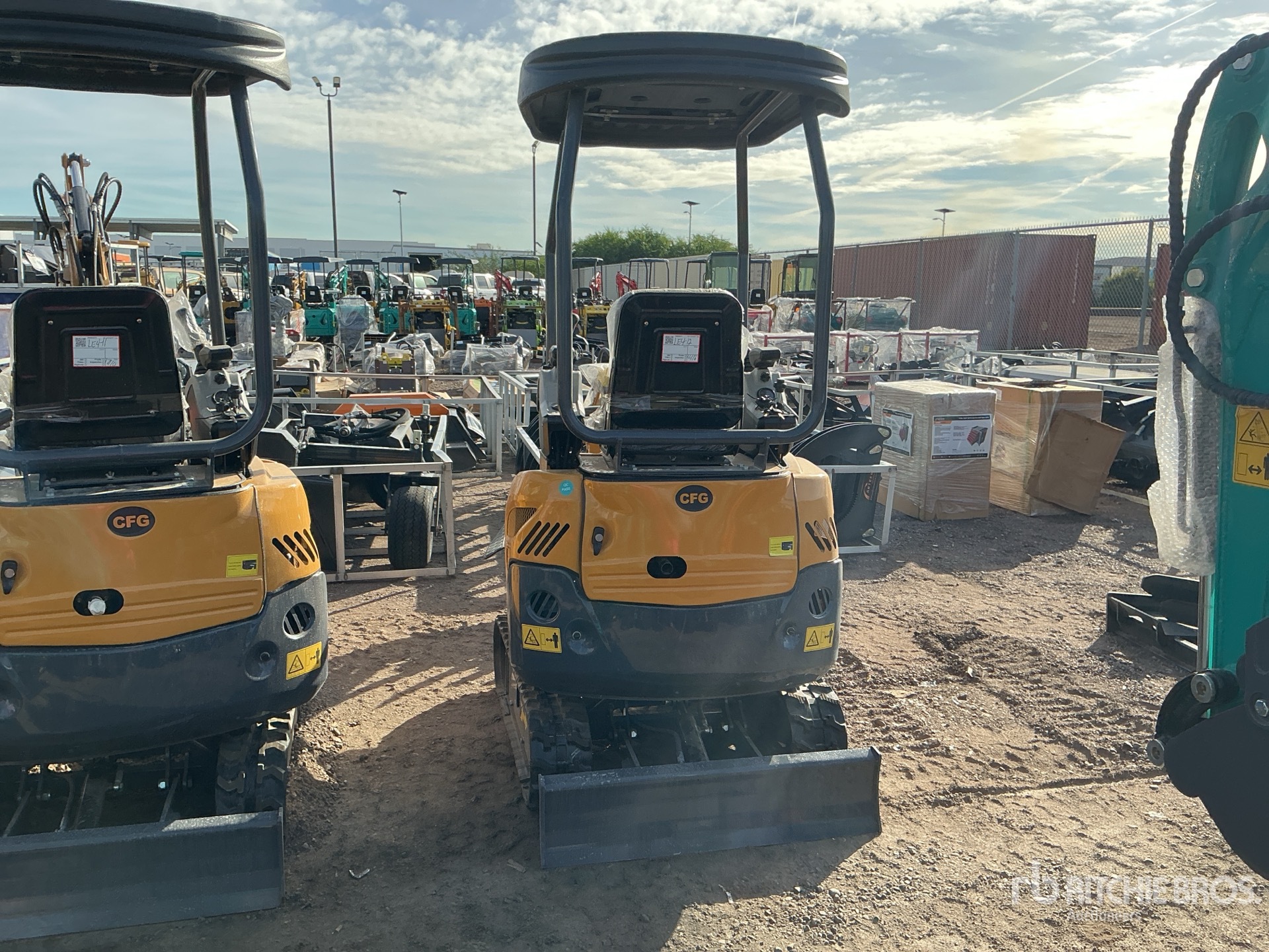 General Appearance with Picture, Left Rear Corner