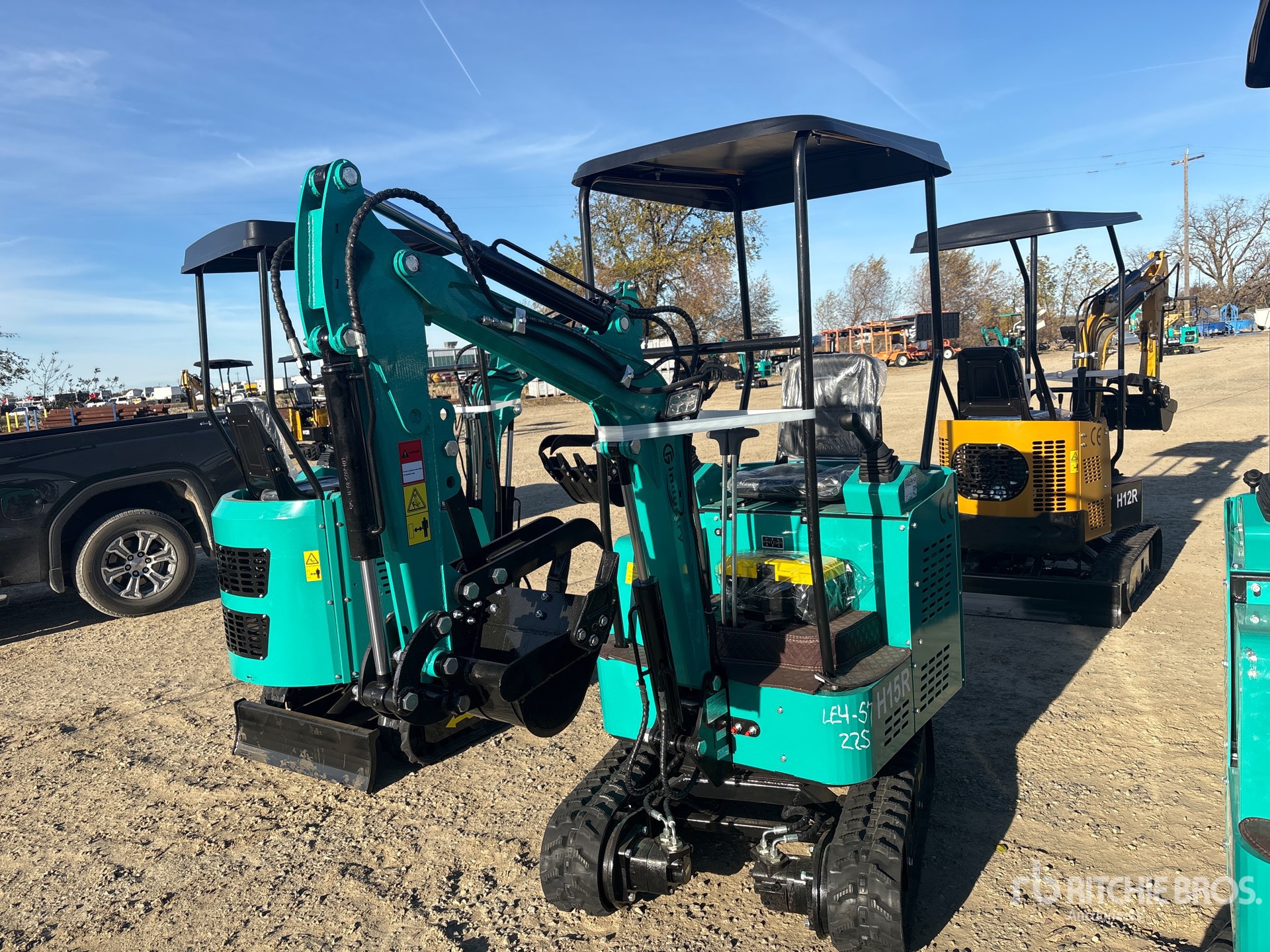 General Appearance with Picture, Left Front Corner