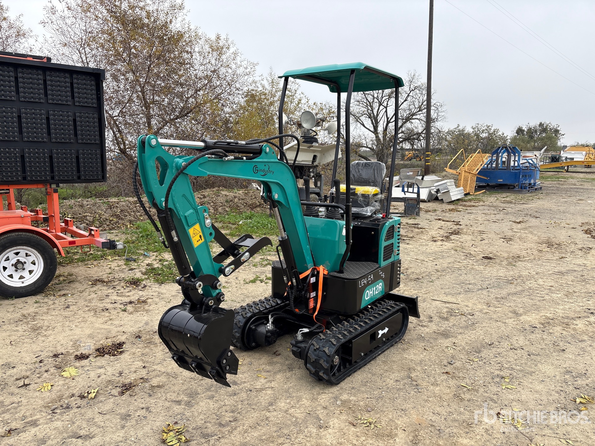 General Appearance with Picture, Left Front Corner