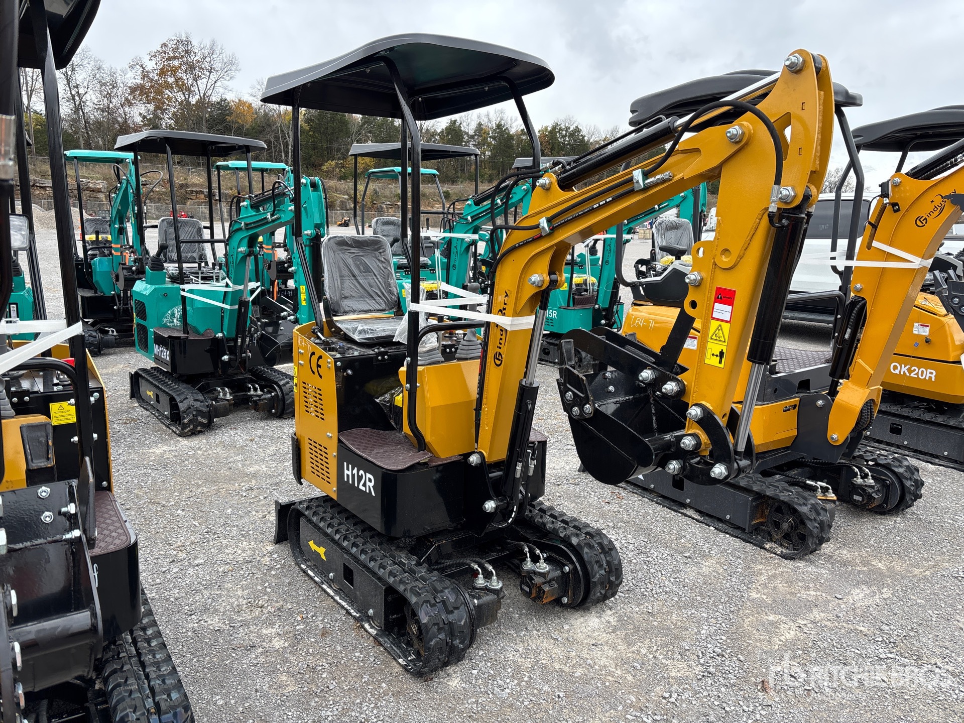 General Appearance with Picture, Right Front Corner