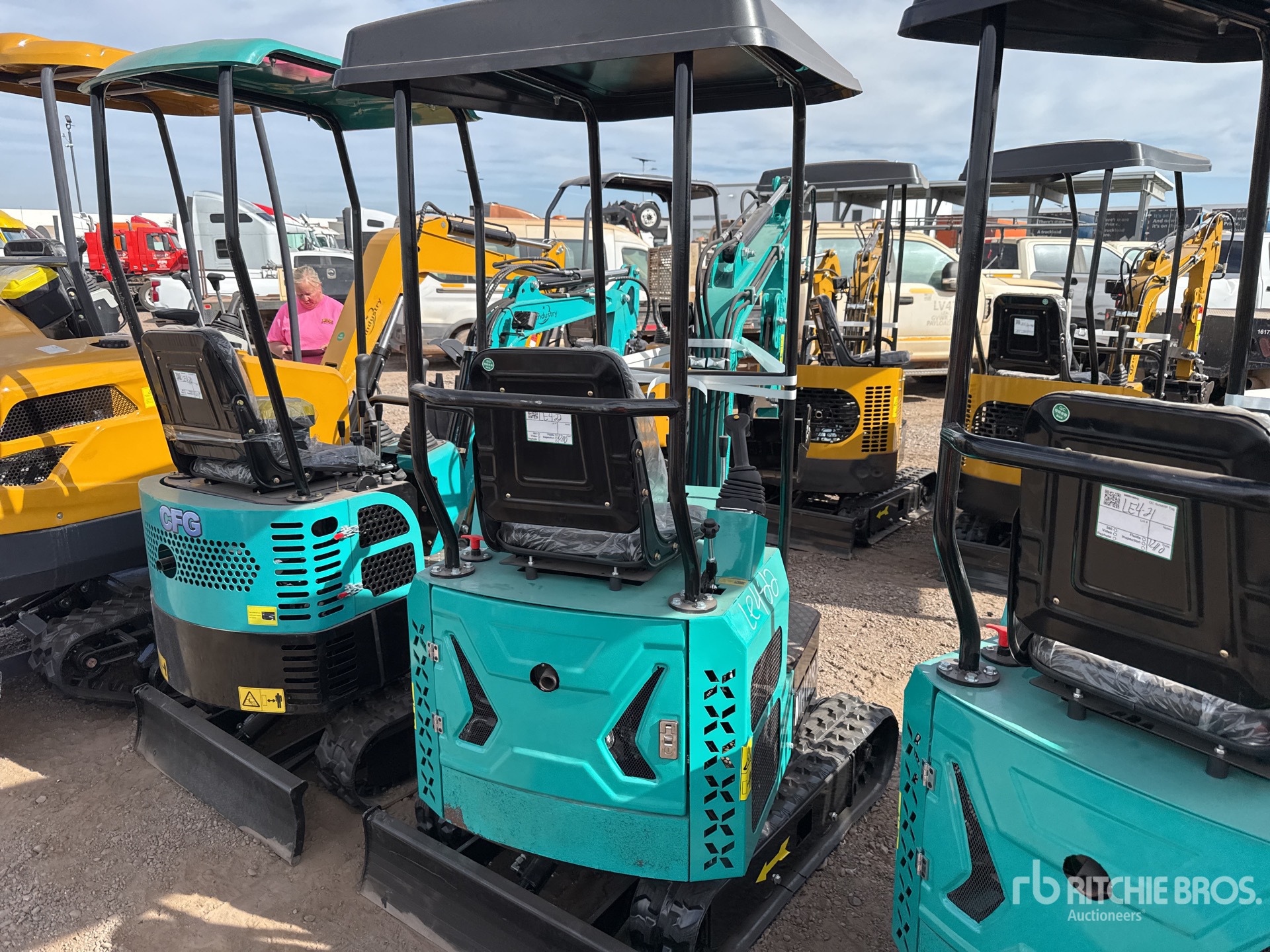 General Appearance with Picture, Right Rear Corner