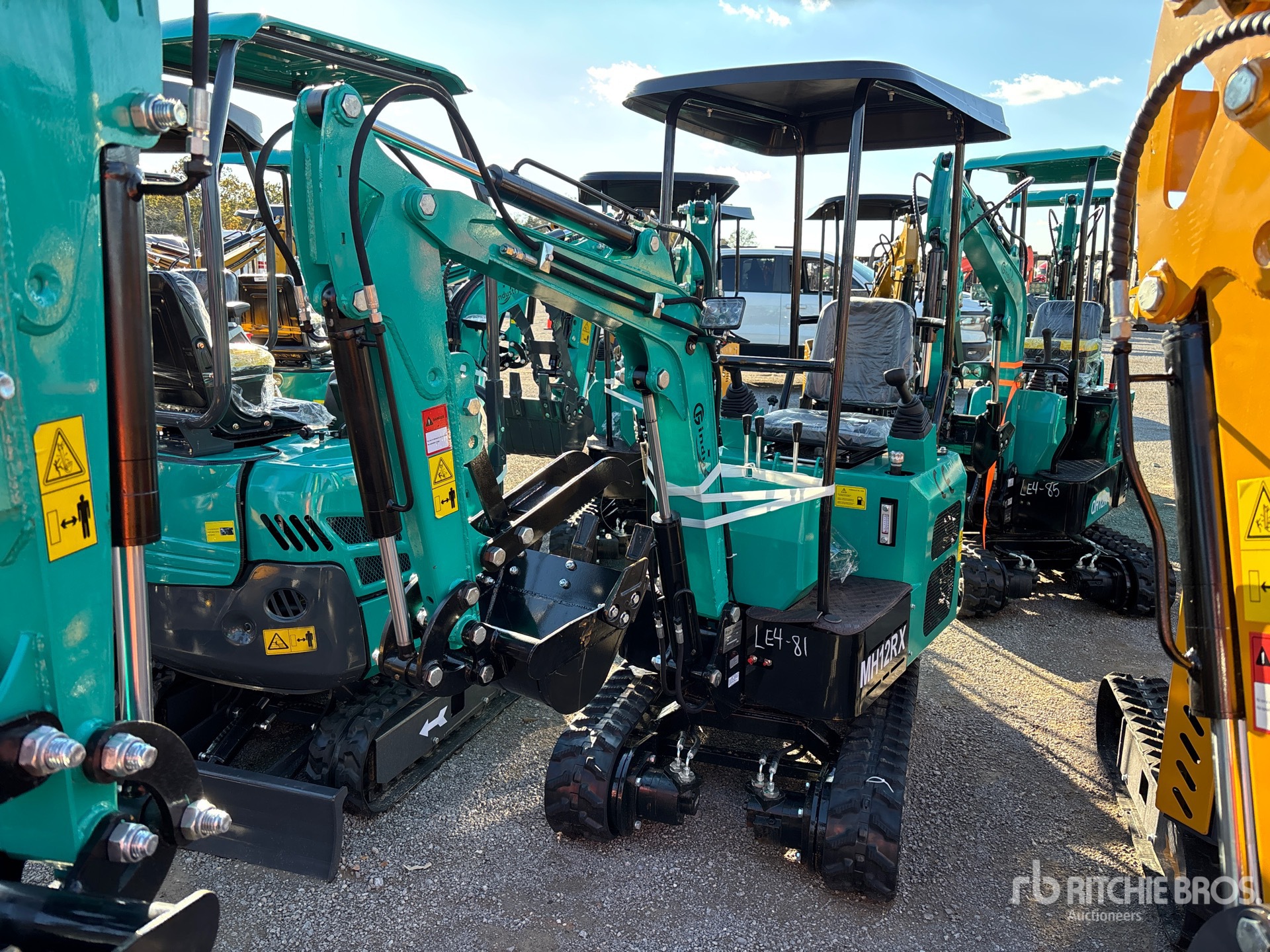 General Appearance with Picture, Left Front Corner