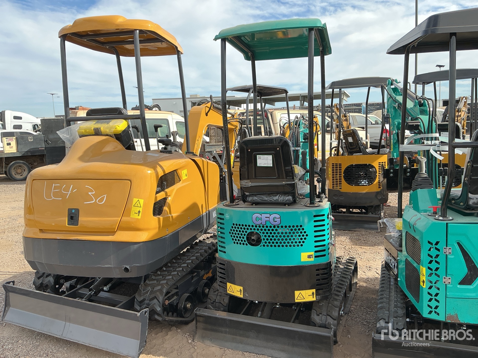 General Appearance with Picture, Right Rear Corner