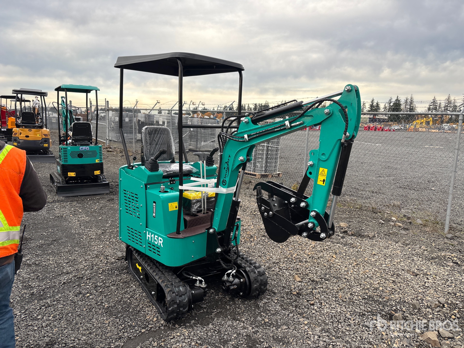 General Appearance with Picture, Right Front Corner