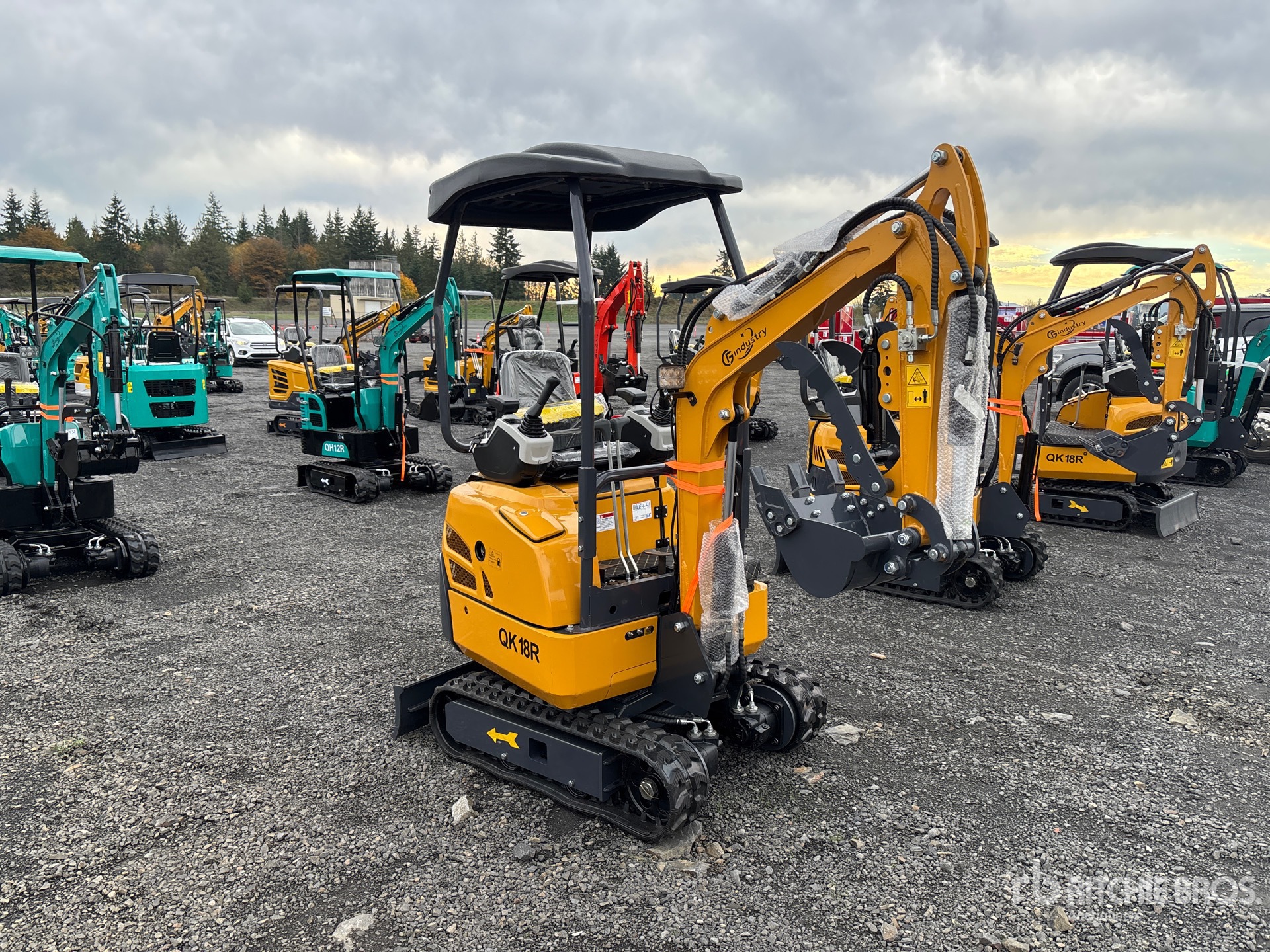 General Appearance with Picture, Right Front Corner