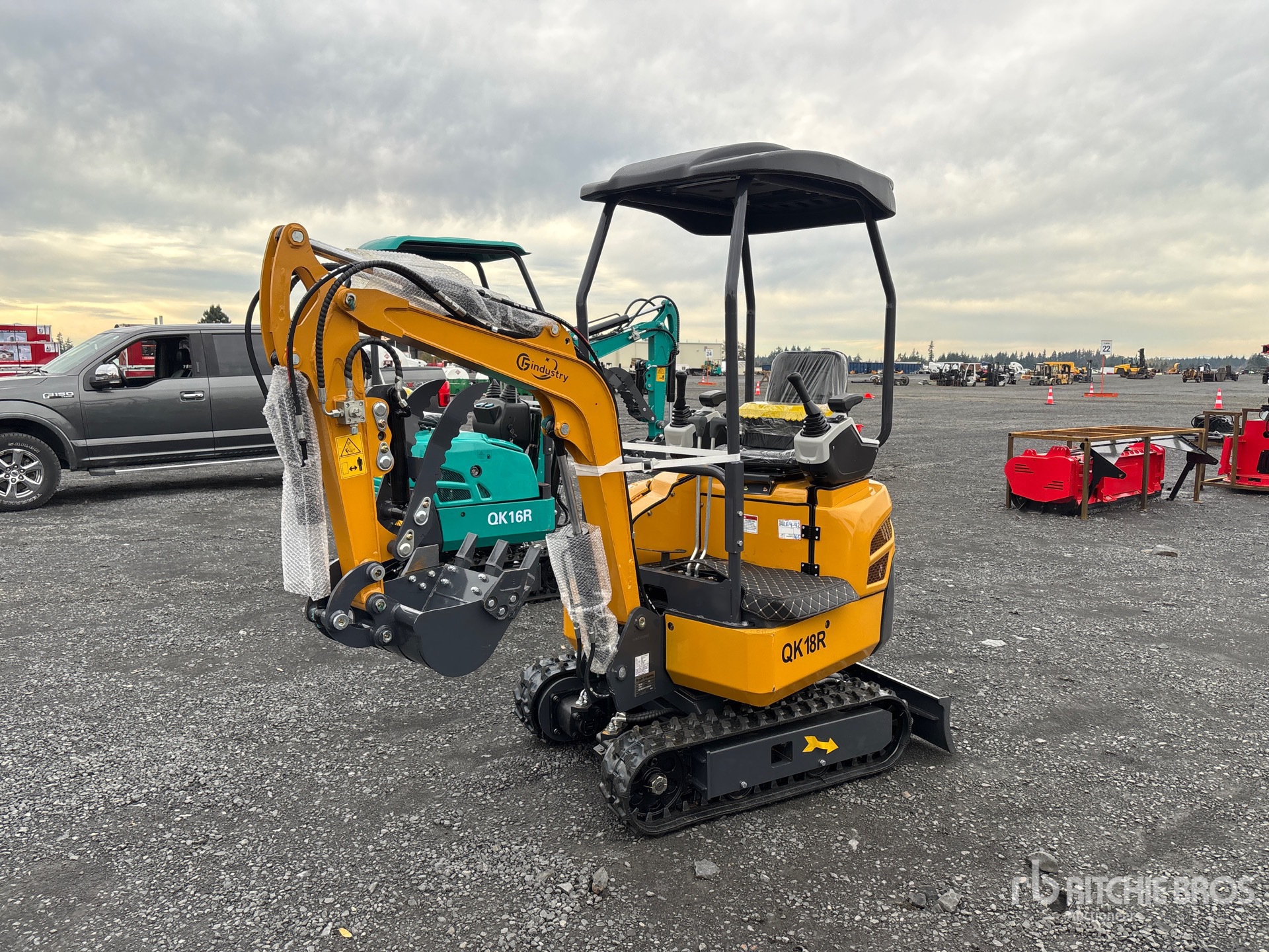 General Appearance with Picture, Left Front Corner