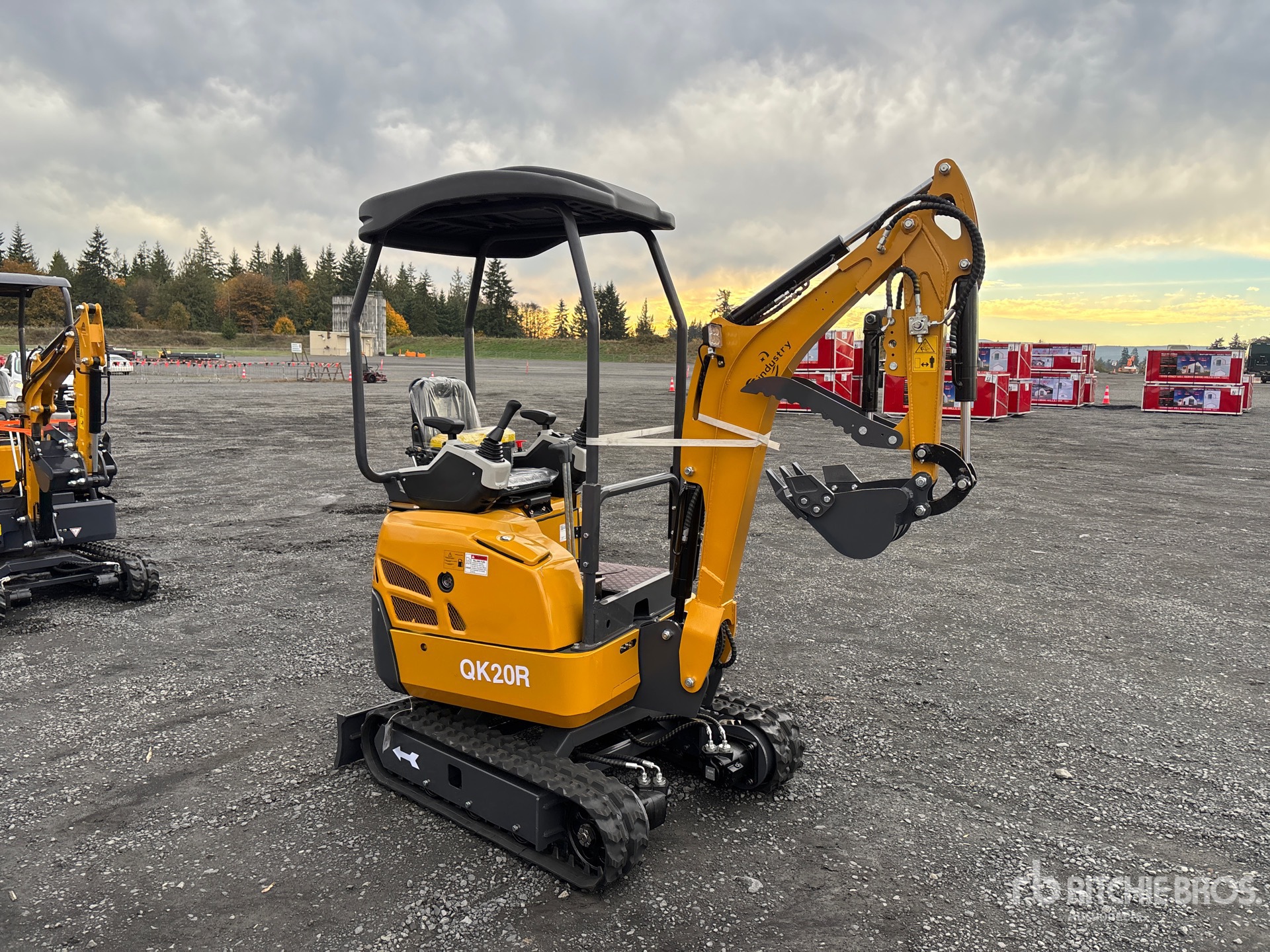 General Appearance with Picture, Right Front Corner