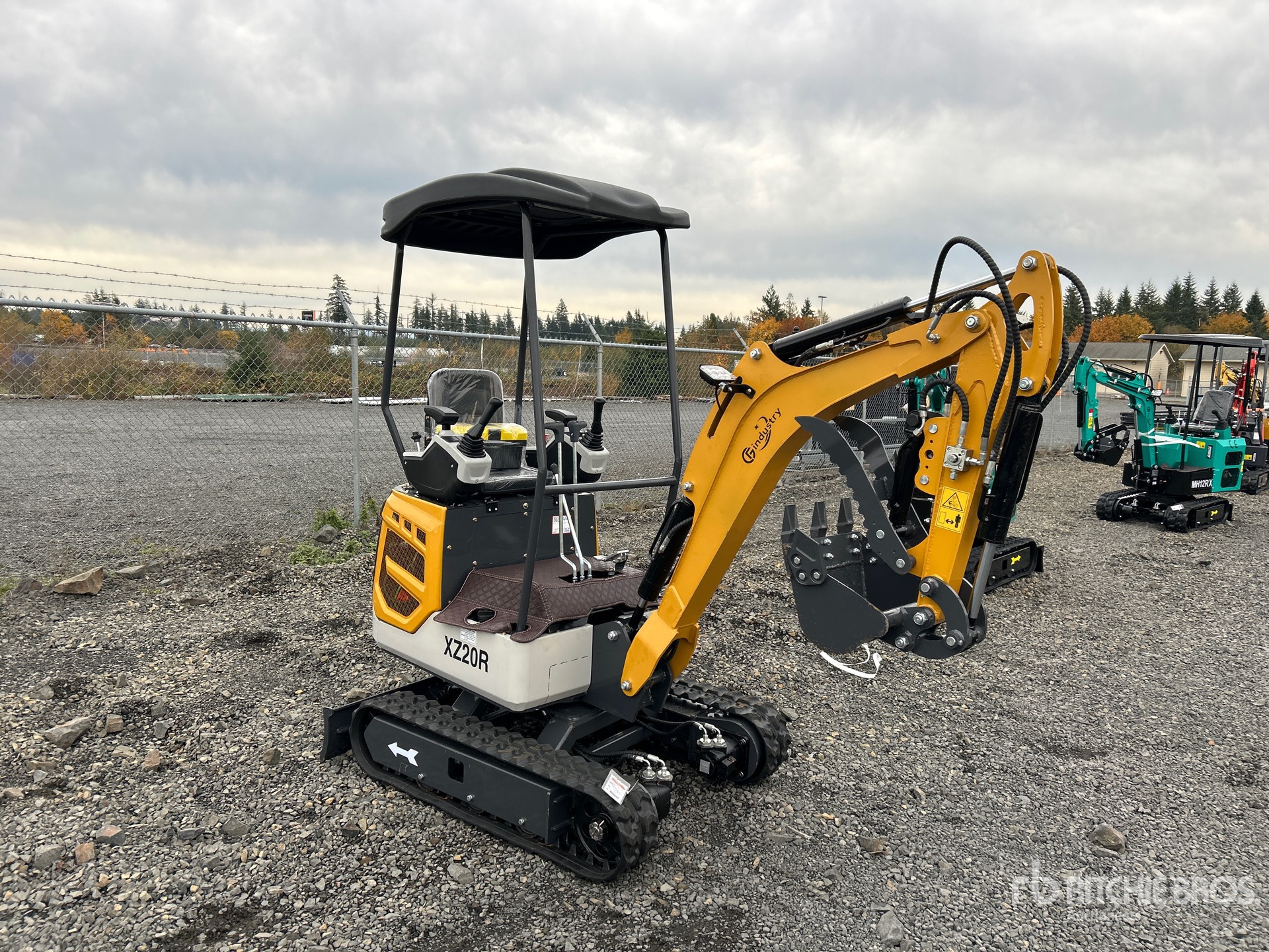 General Appearance with Picture, Right Front Corner