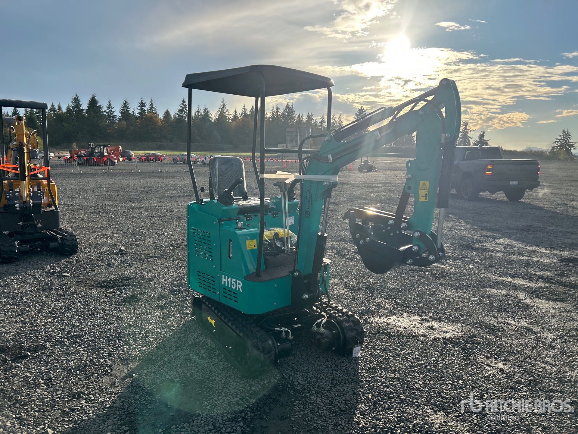 General Appearance with Picture, Right Front Corner