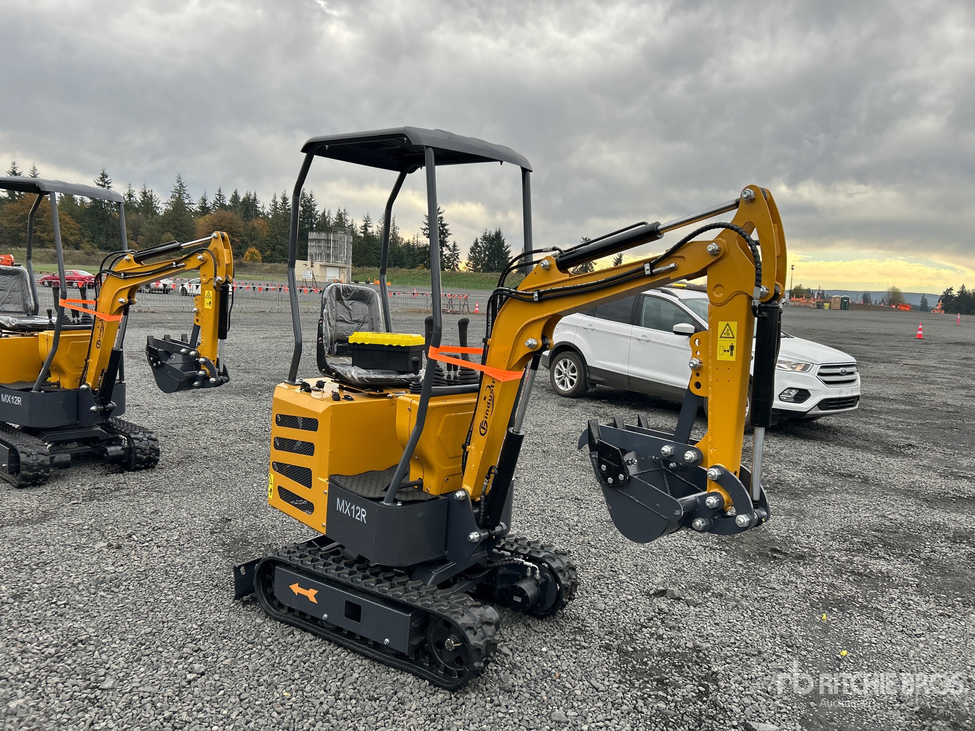 General Appearance with Picture, Right Front Corner