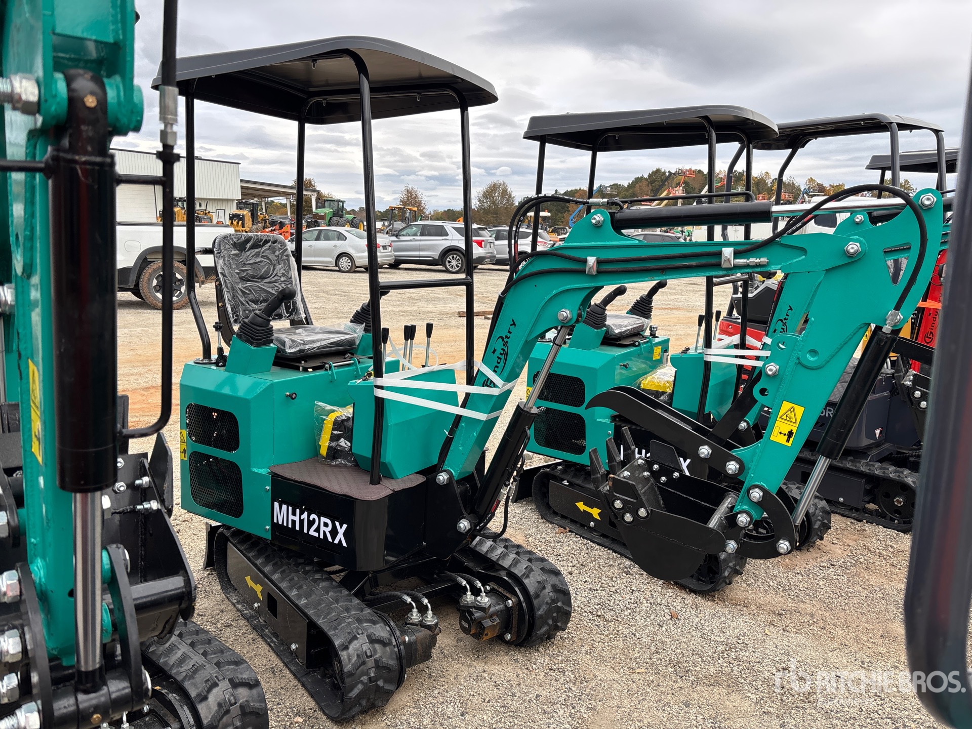 General Appearance with Picture, Right Front Corner