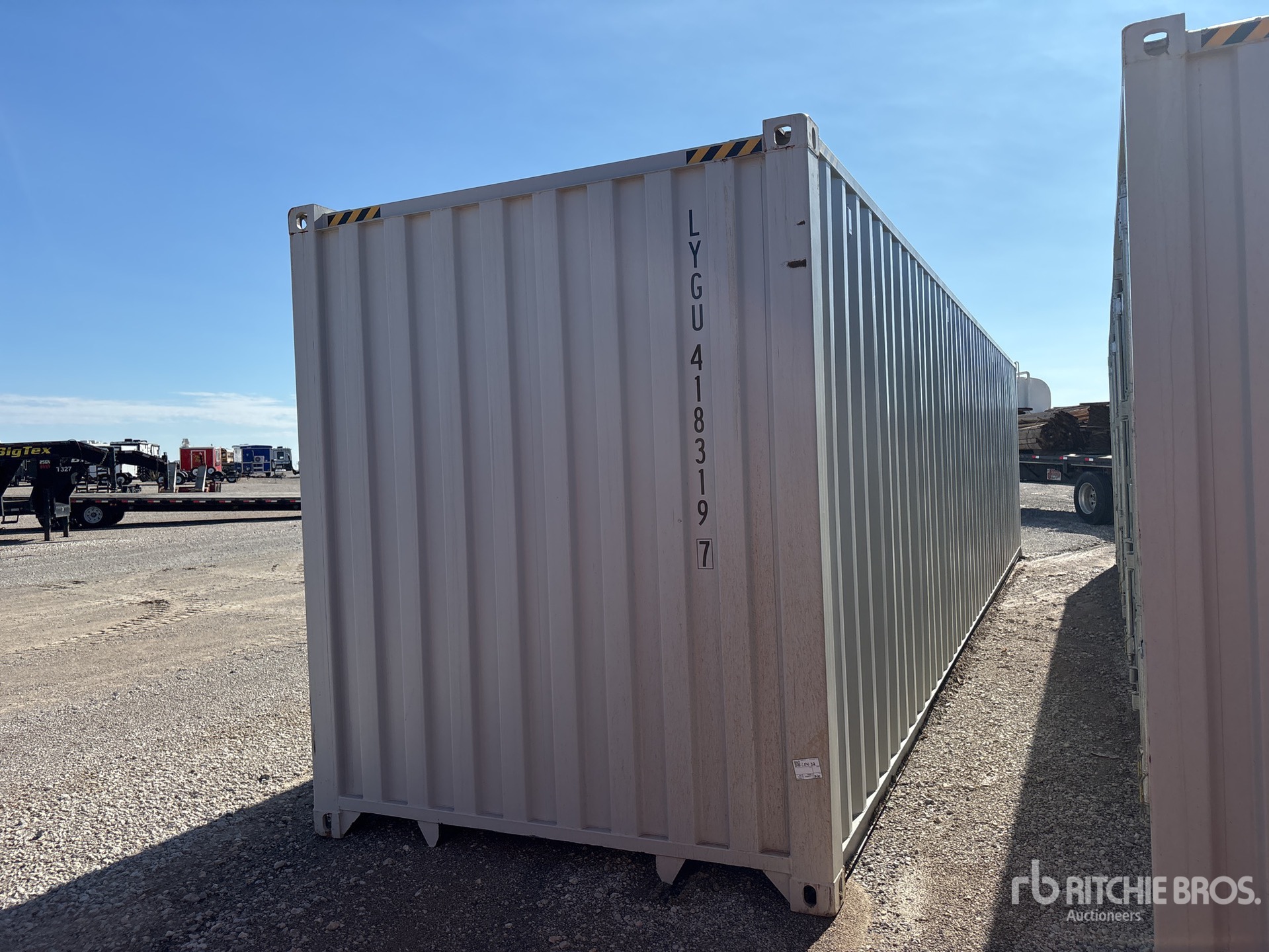 Aspect général with Image, coin arrière droit