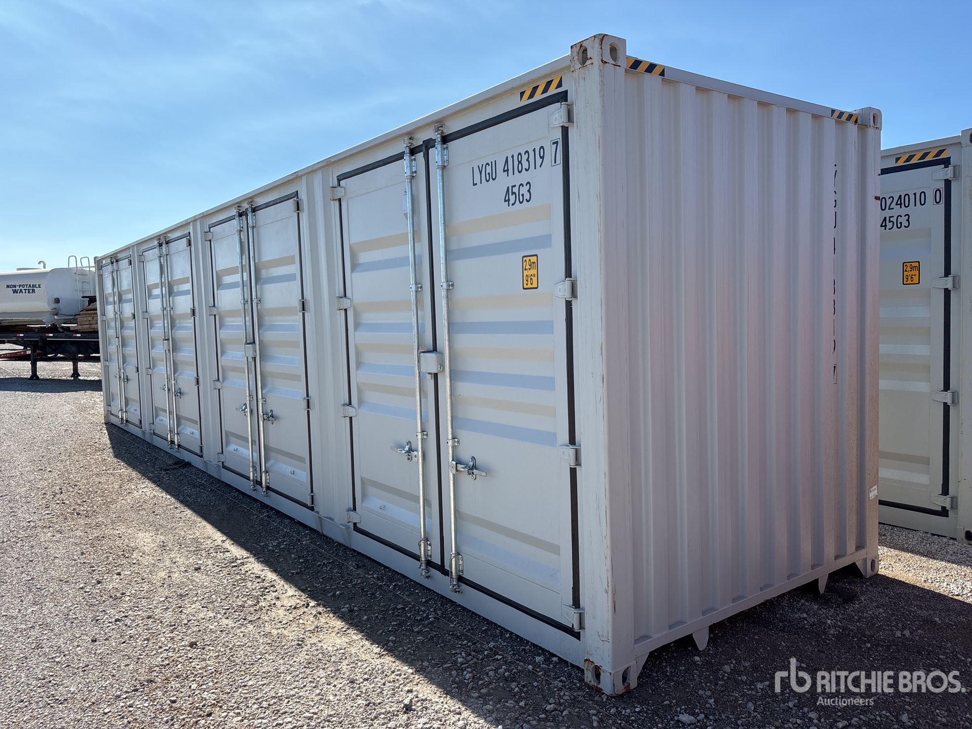 Aspect général with Image, coin arrière gauche