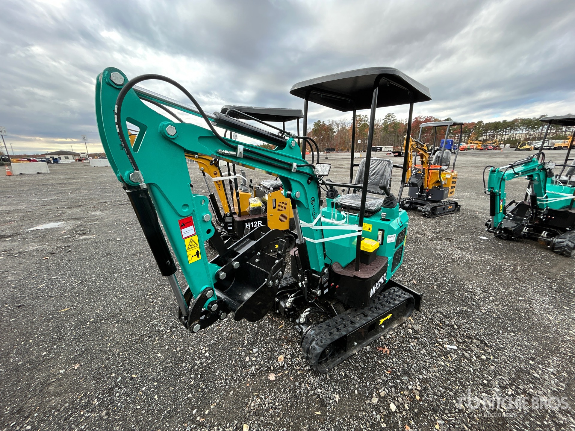 General Appearance with Picture, Left Front Corner