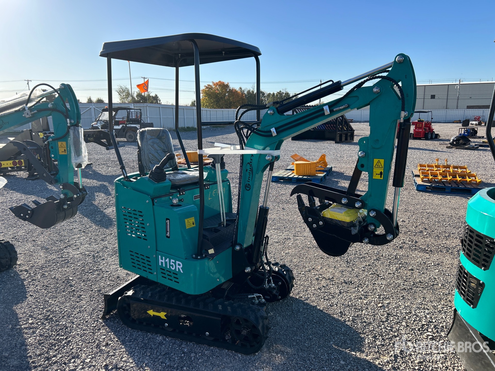 General Appearance with Picture, Right Front Corner