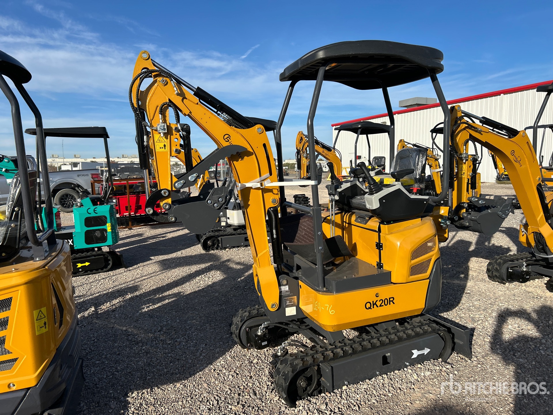 General Appearance with Picture, Left Front Corner