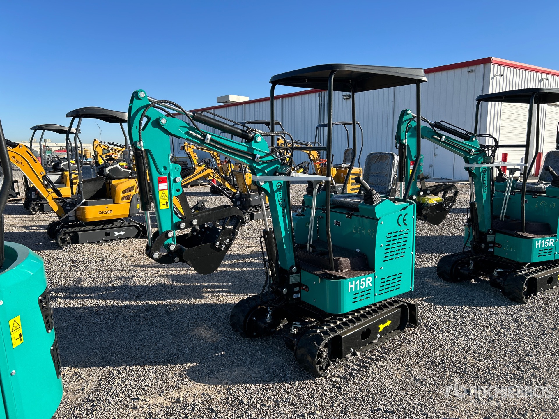 General Appearance with Picture, Left Front Corner