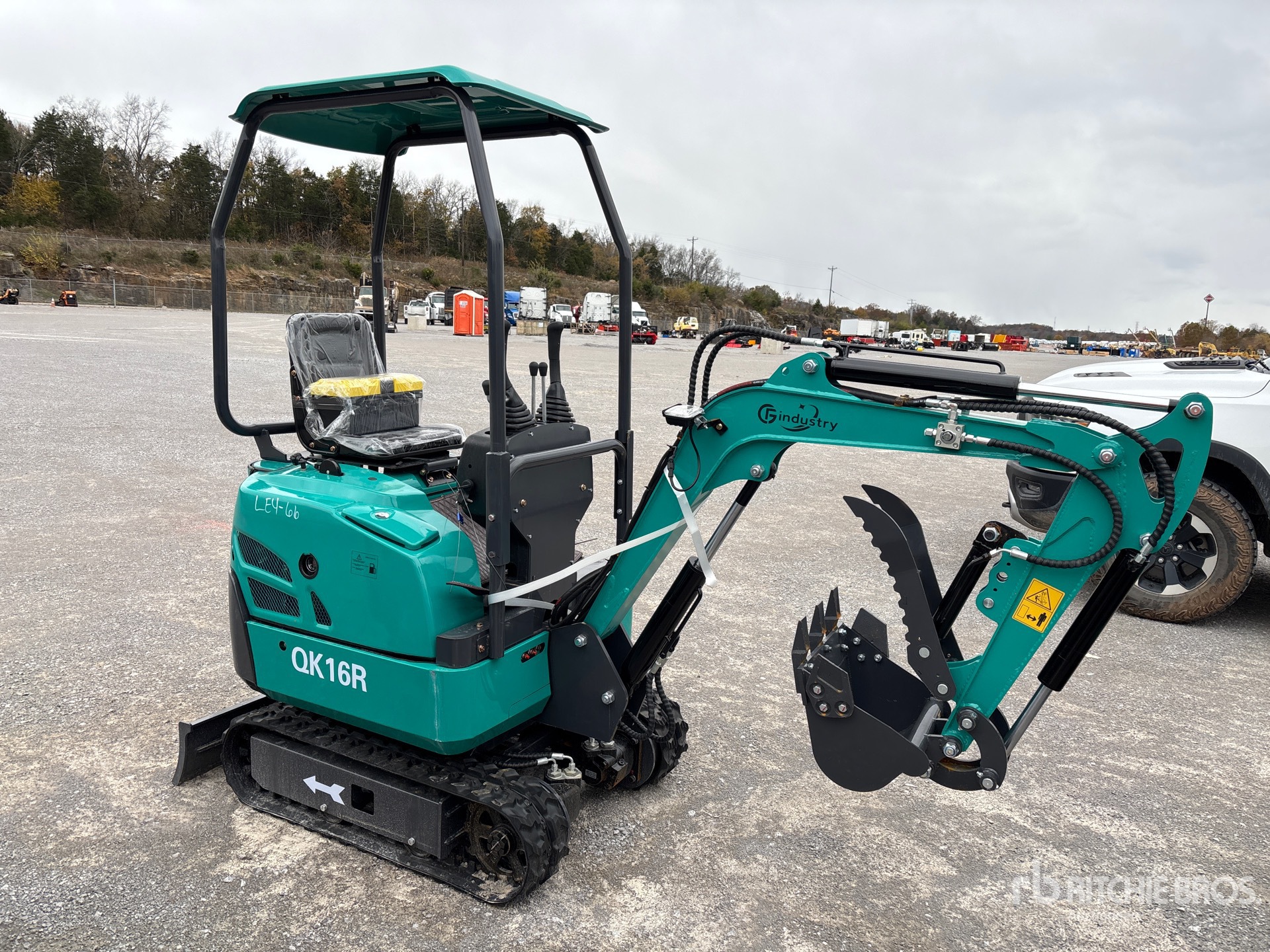 General Appearance with Picture, Right Front Corner