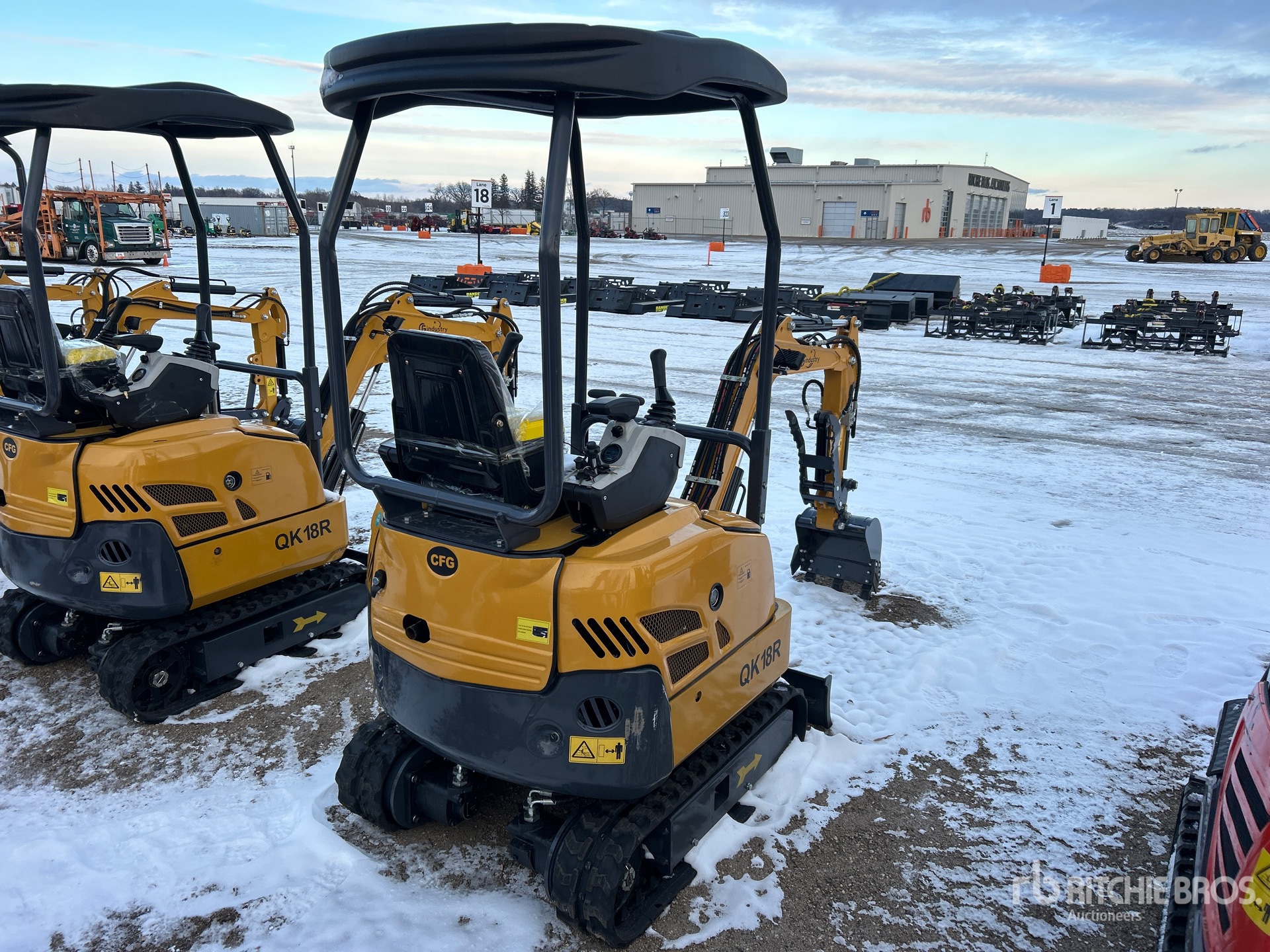 General Appearance with Picture, Right Rear Corner