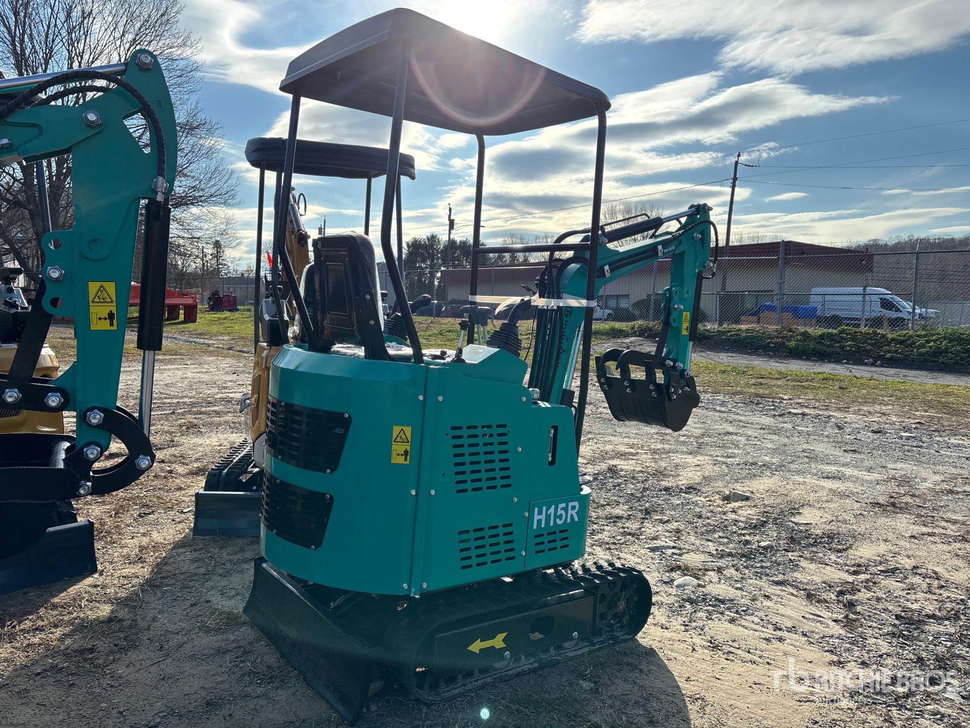 General Appearance with Picture, Right Rear Corner