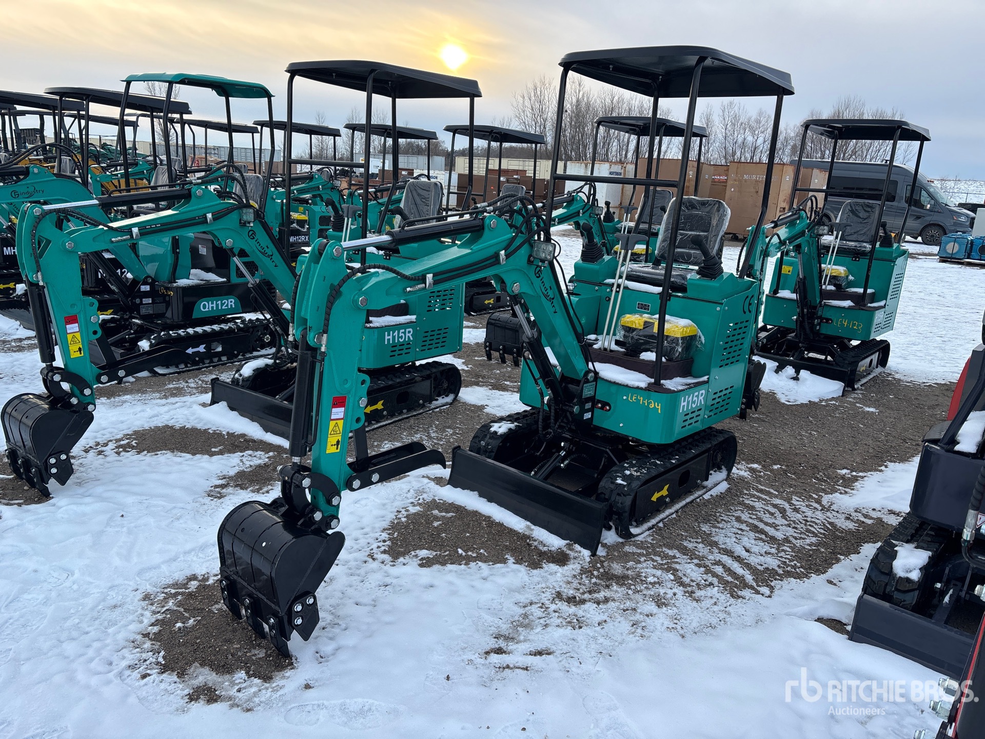 General Appearance with Picture, Left Front Corner