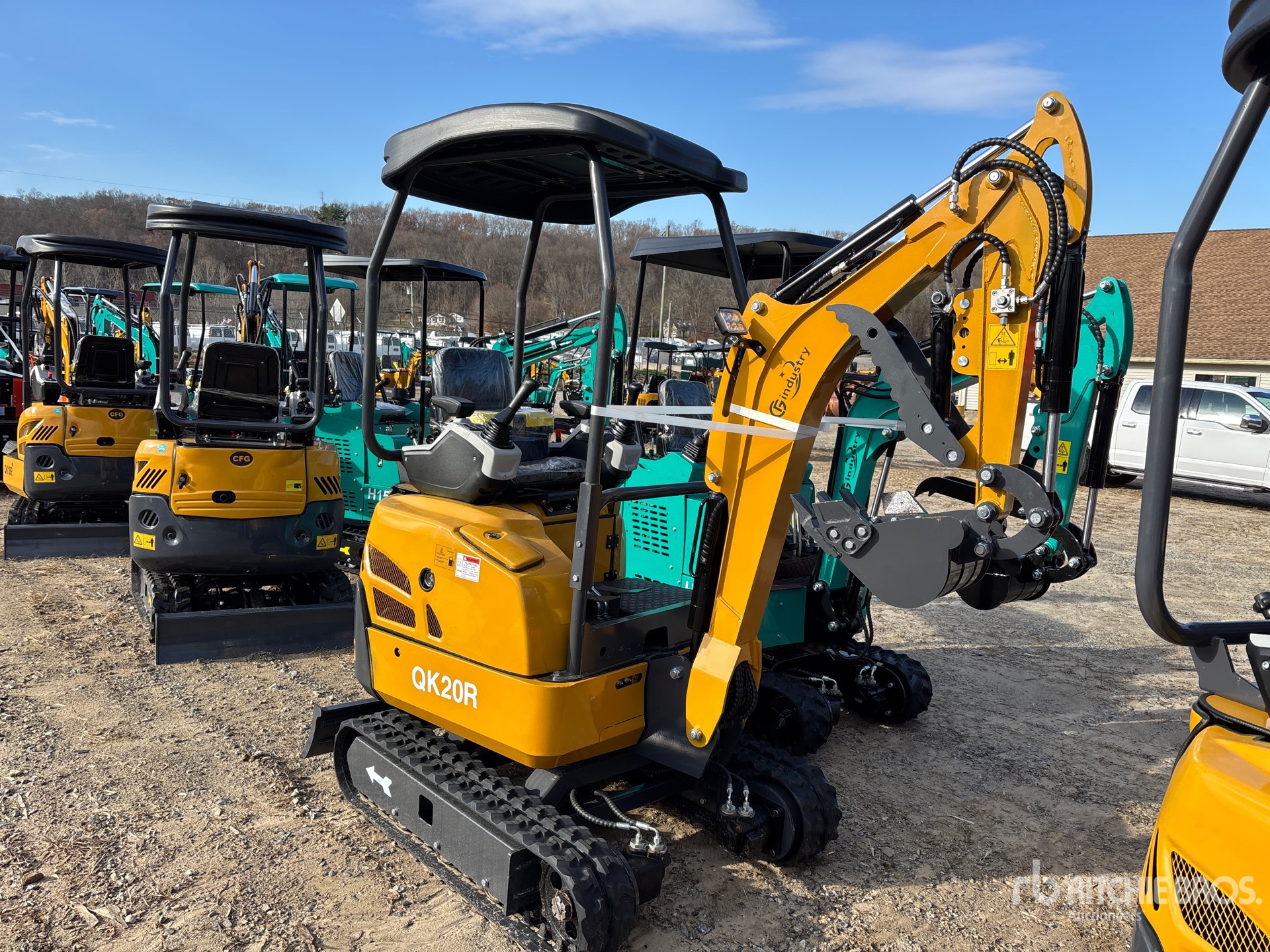 General Appearance with Picture, Right Front Corner