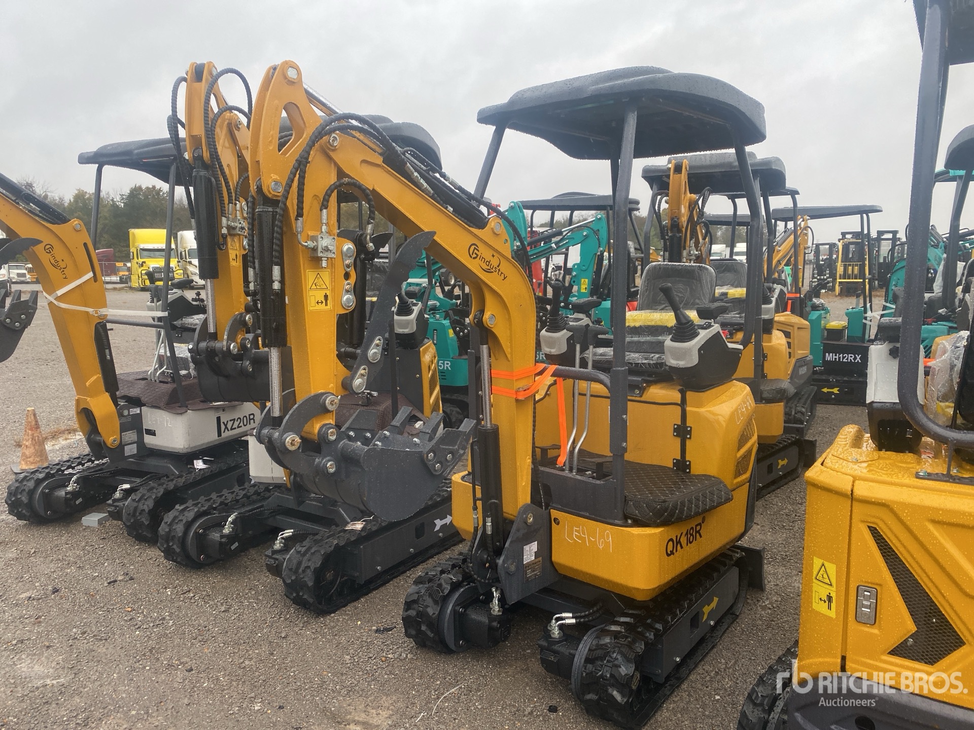 General Appearance with Picture, Left Front Corner