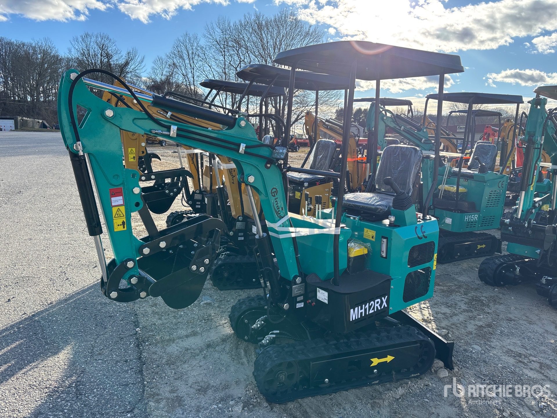 General Appearance with Picture, Left Front Corner