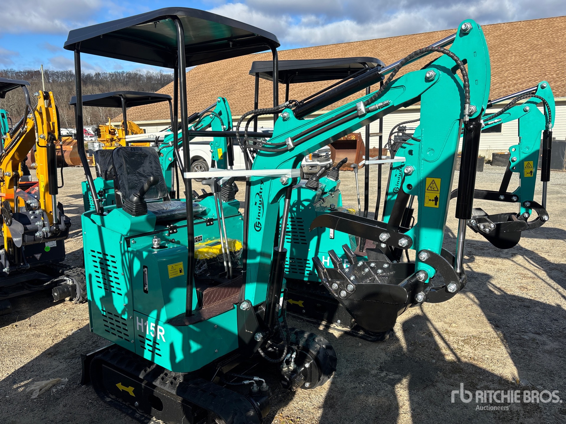 General Appearance with Picture, Right Front Corner